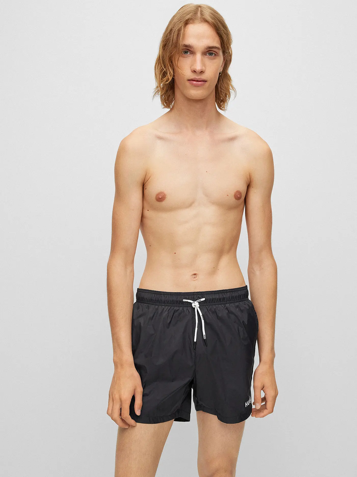 HUGO | Badeshorts | schwarz