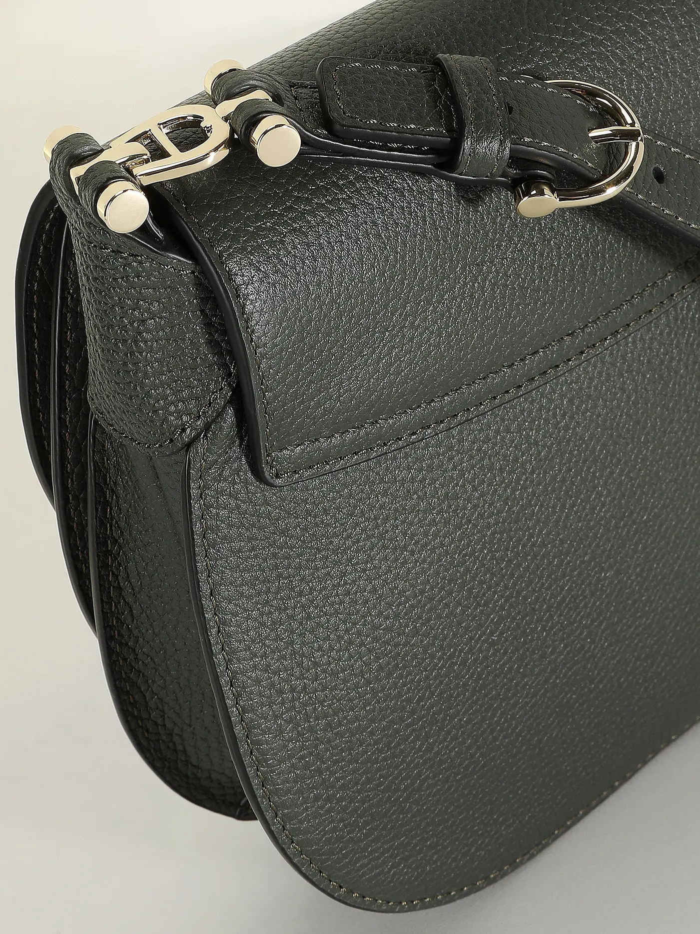 AIGNER | Ledertasche - Umhängetasche DELIA Small | olive
