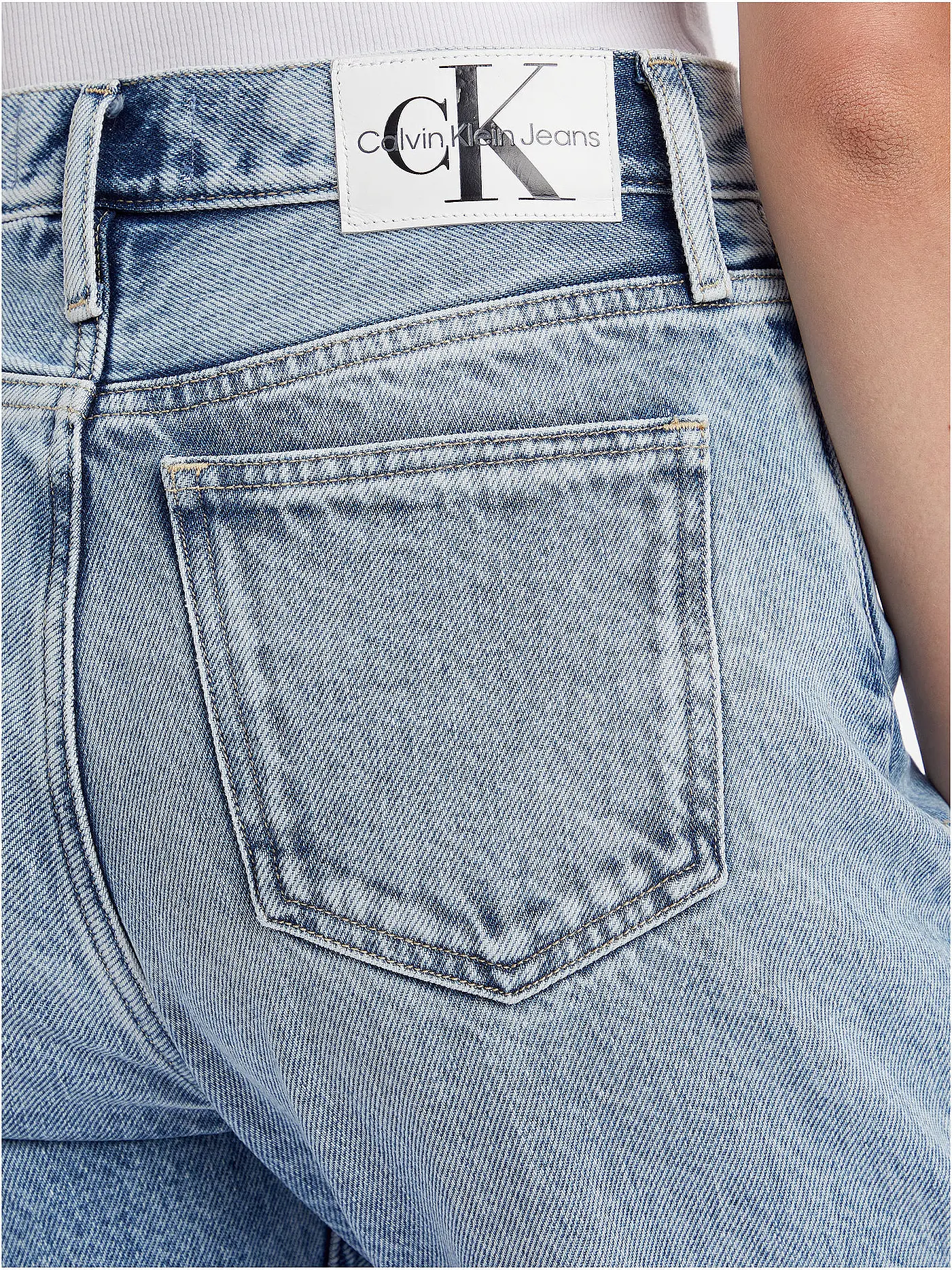 CALVIN KLEIN JEANS | Highwaist Jeans Flared Fit | hellblau