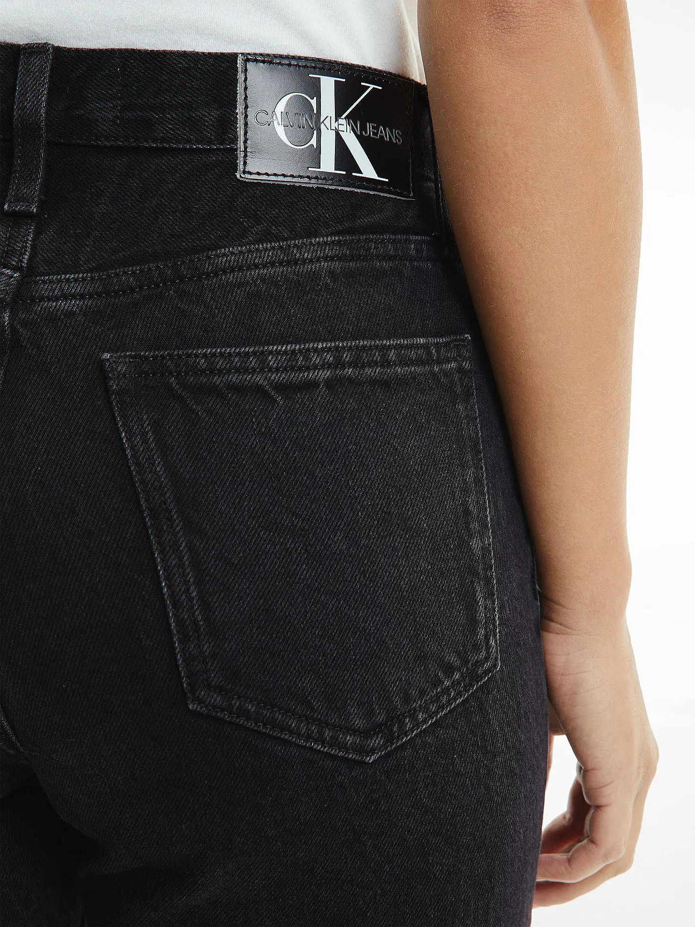 CALVIN KLEIN JEANS | Jeans Mom Fit | schwarz
