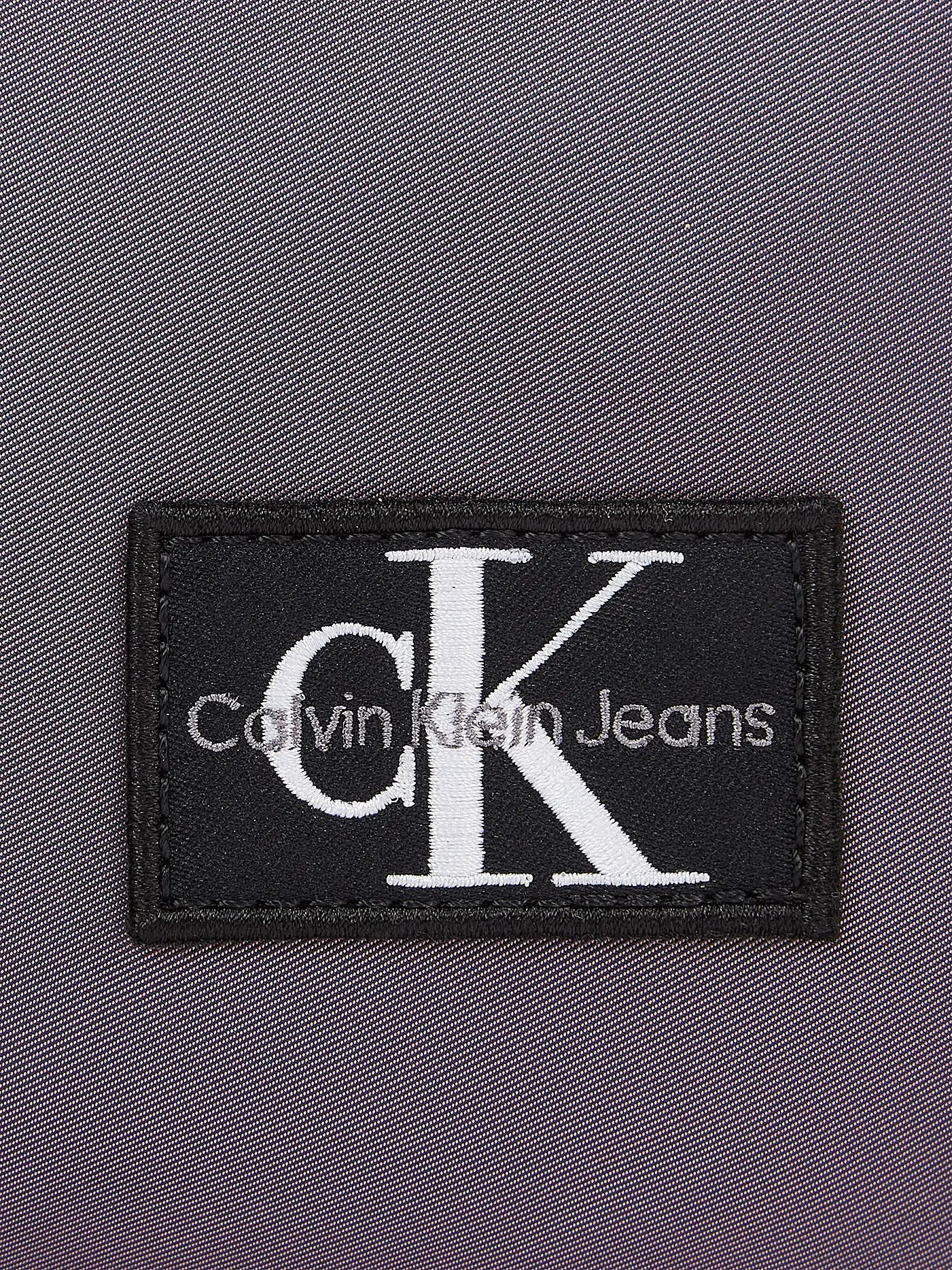 CALVIN KLEIN JEANS | Tasche - Schultertasche  | beere
