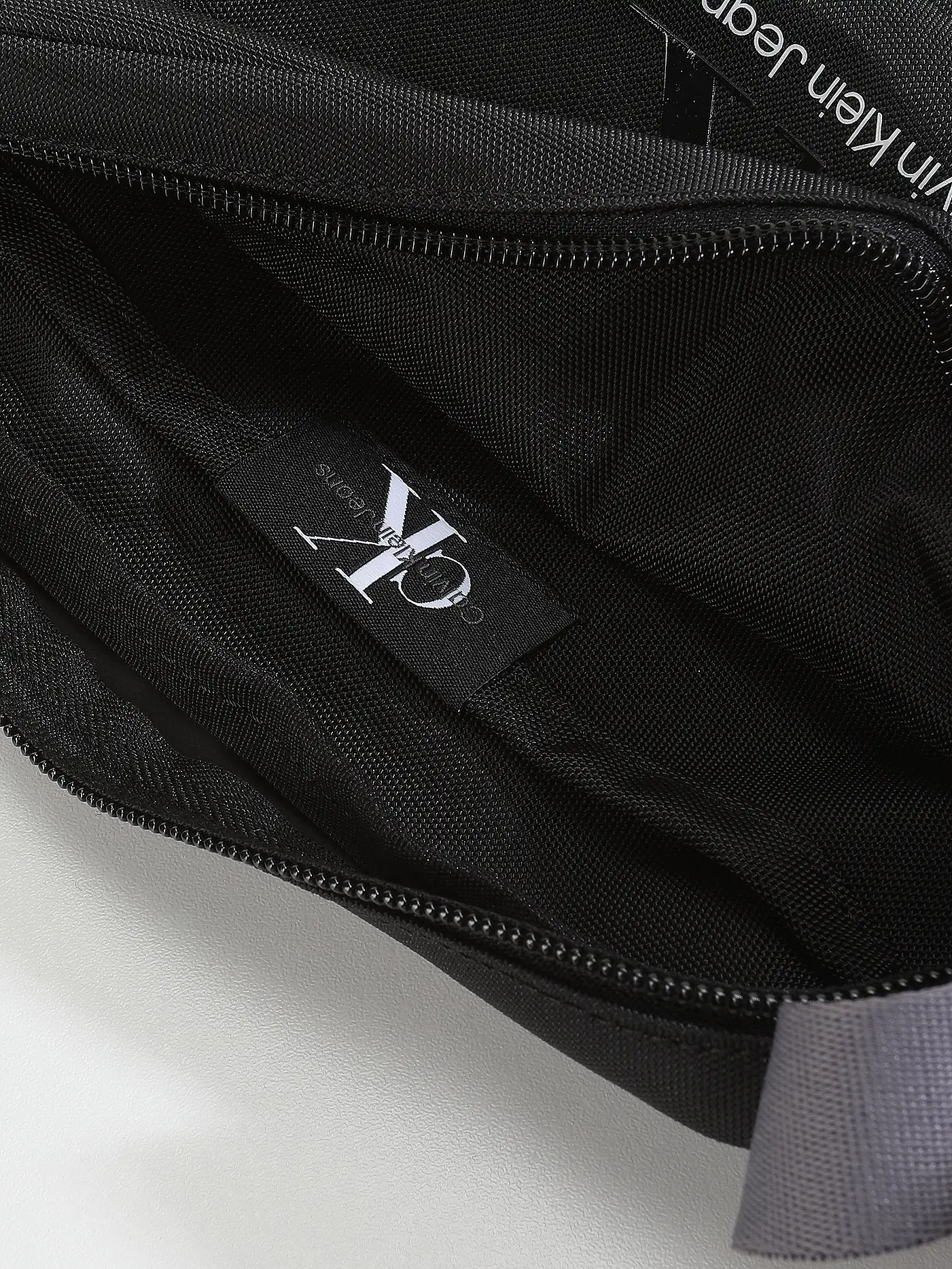 CALVIN KLEIN JEANS | Tasche - Umhängetasche Sport Essentials | schwarz