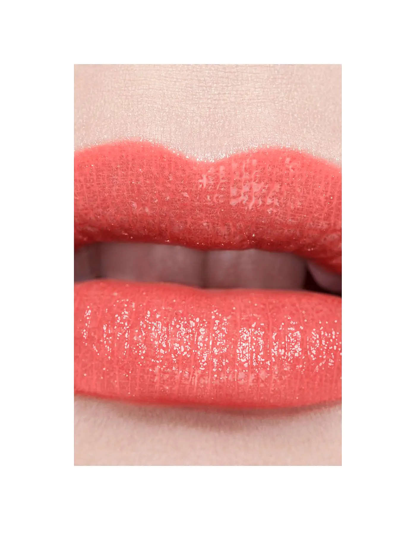 CHANEL |   DER GETÖNTE UND FEUCHTIGKEITSSPENDENDE BALSAM, DESSEN FARBINTENSITÄT SICH GANZ INDIVIDUELL ANPASSEN LÄSST, SORGT TAG FÜR TAG FÜR WUNDERSCHÖNE LIPPEN 3G | koralle