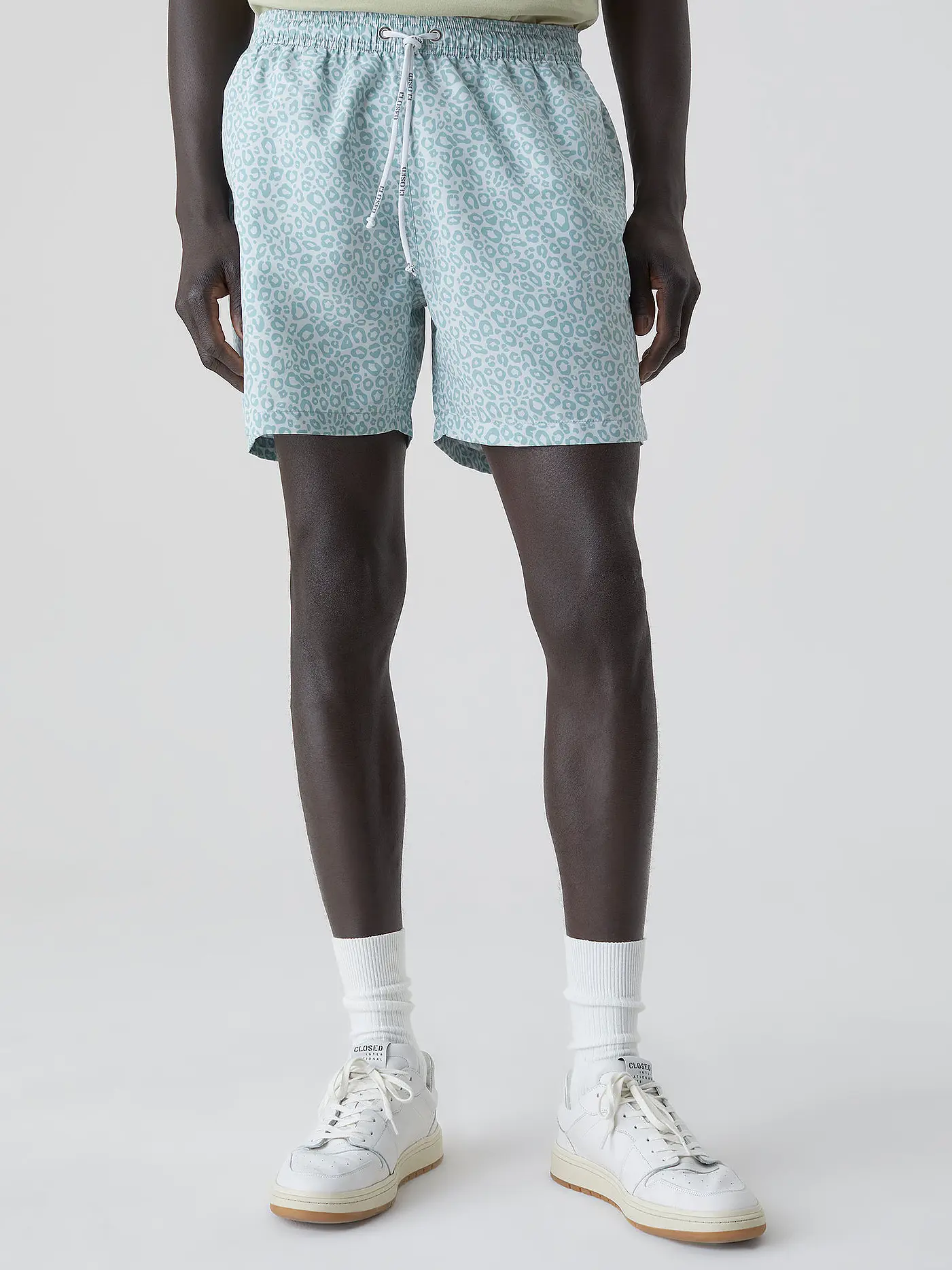 CLOSED | Badeshorts | blau