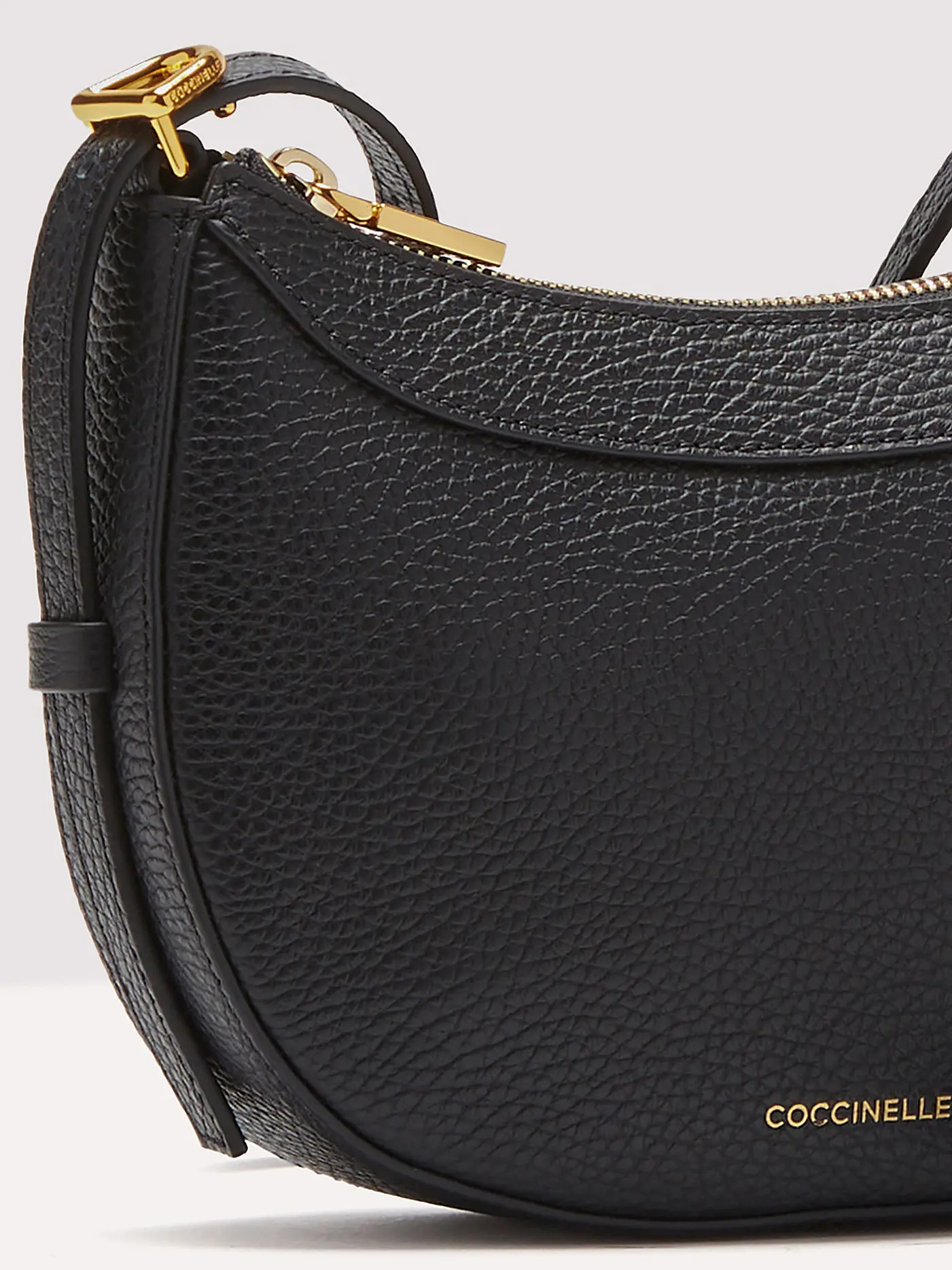 COCCINELLE | Ledertasche - Mini Bag COCCINELLEWHISPER | schwarz
