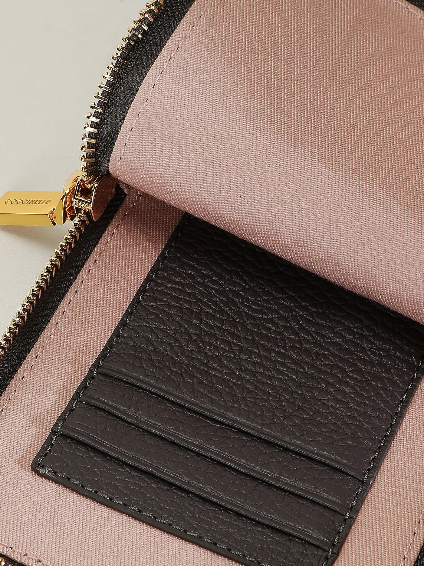 COCCINELLE | Ledertasche - Smartphone Bag FLOR | grau