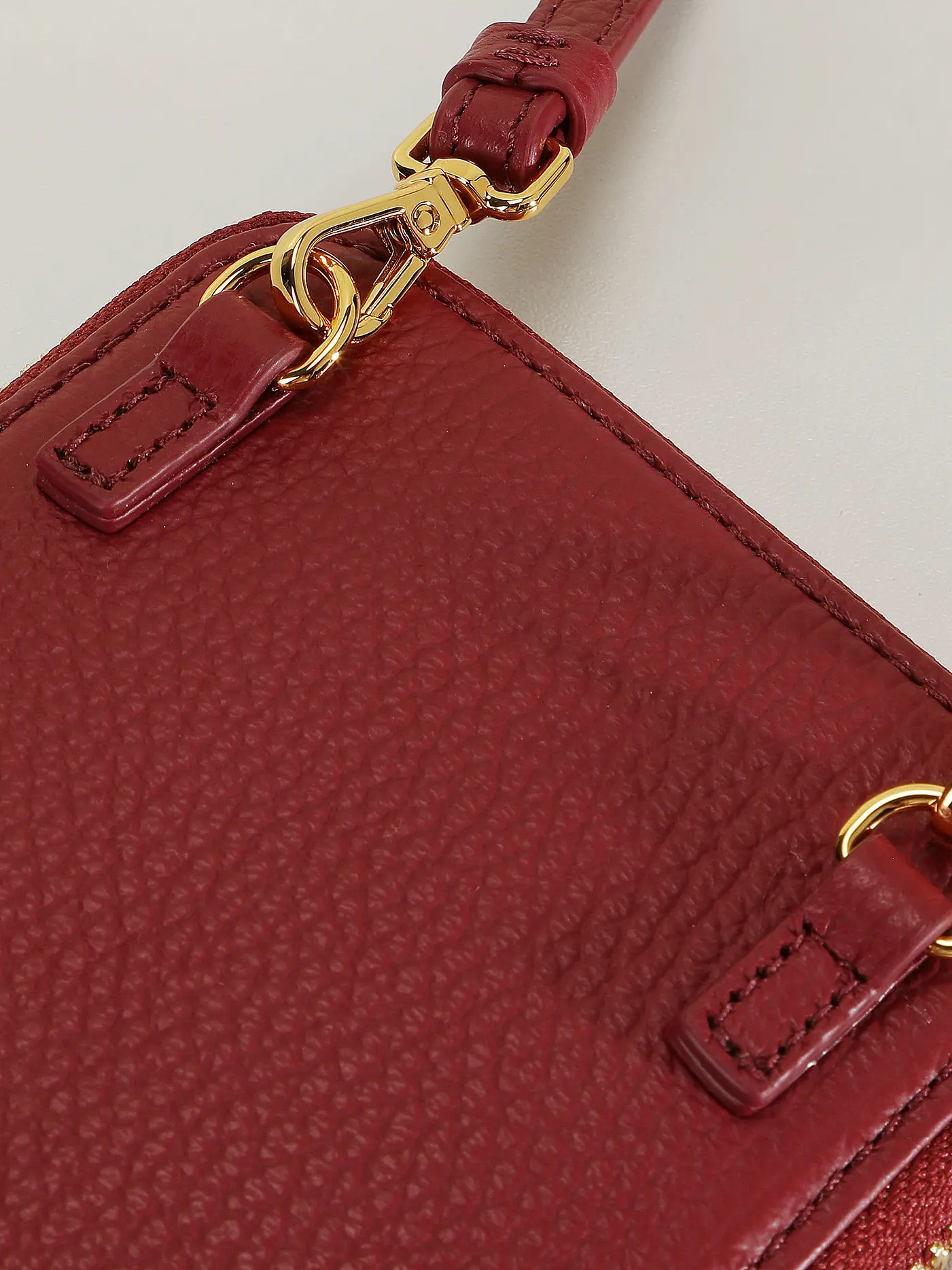 COCCINELLE | Ledertasche - Smartphone Bag FLOR | beere