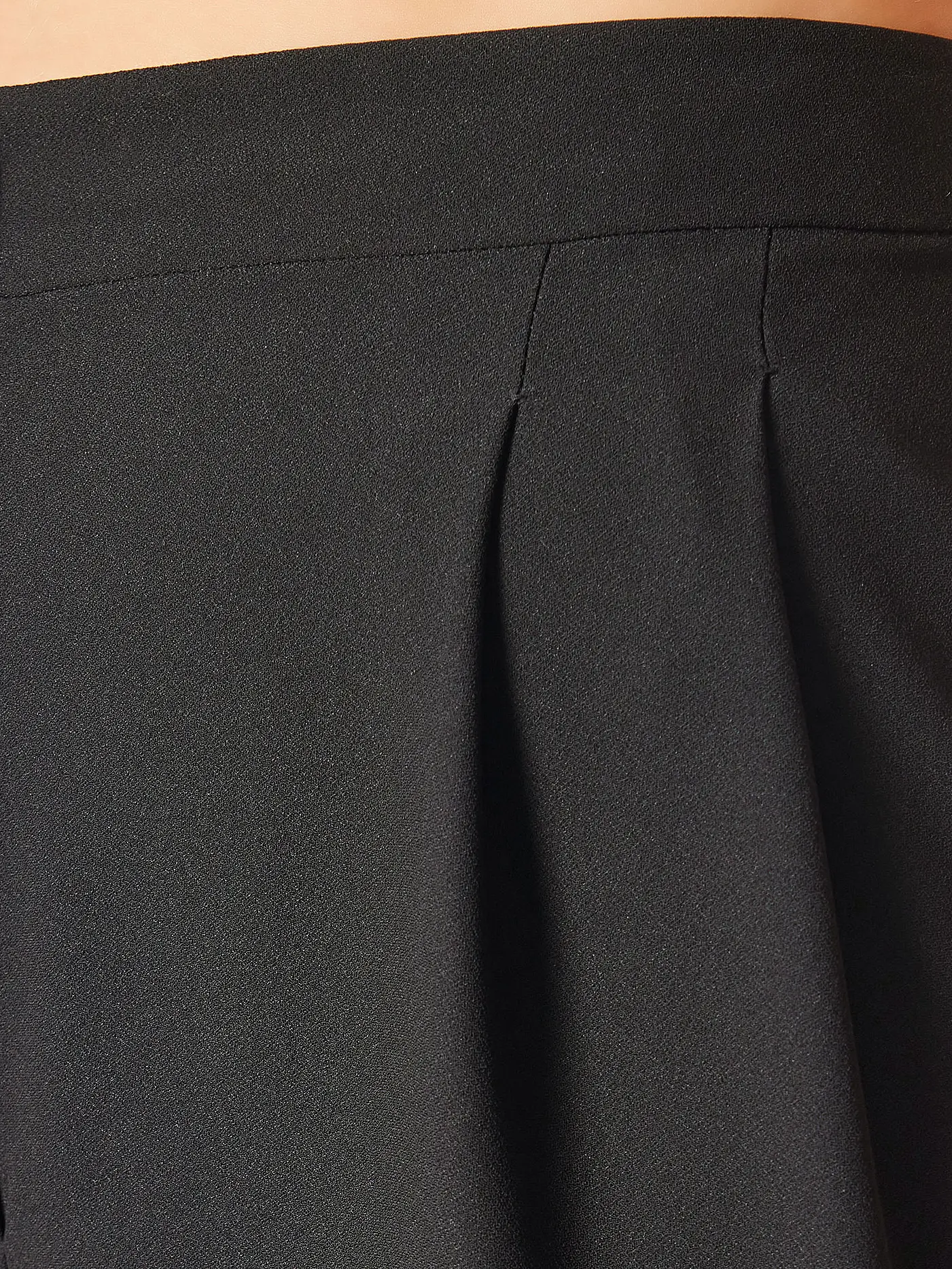DRAGANA STANKOVIC | Hose CREPSATIN | schwarz