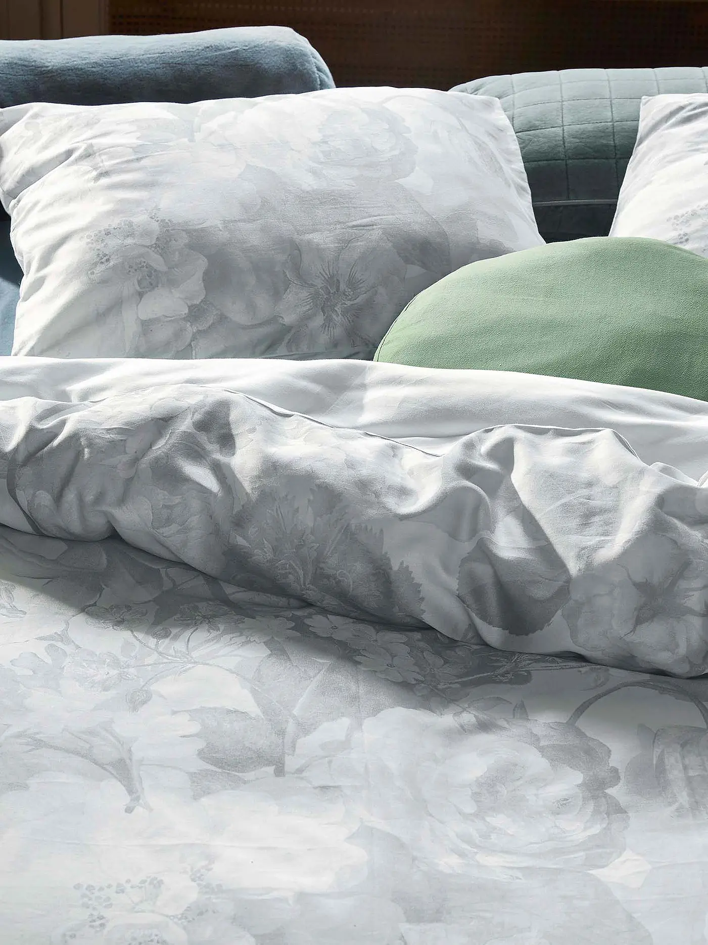 ESSENZA | Satin Bettwäsche 70x90cm / 140x200cm Floor Illusion Blue | hellgrau