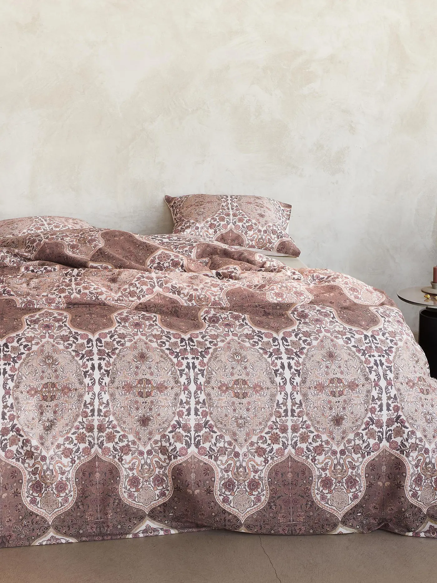 ESSENZA | Satin Bettwäsche 70x90cm / 140x200cm Giulia Pigeon | beere