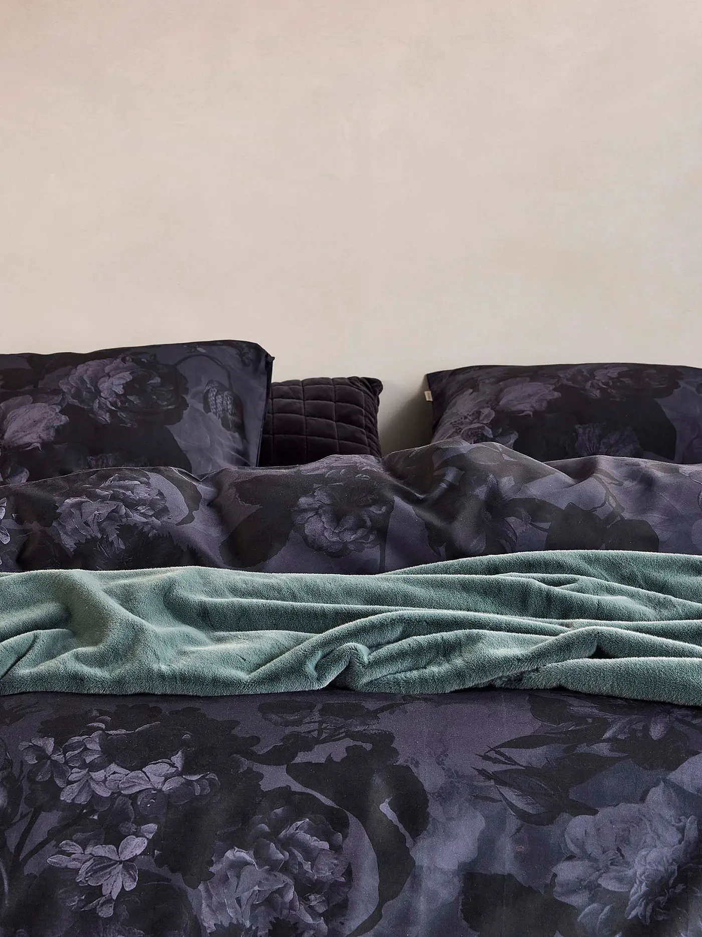 ESSENZA | Satin Bettwäsche 70x90cm/140x200cm FLOOR Nightblue | dunkelblau