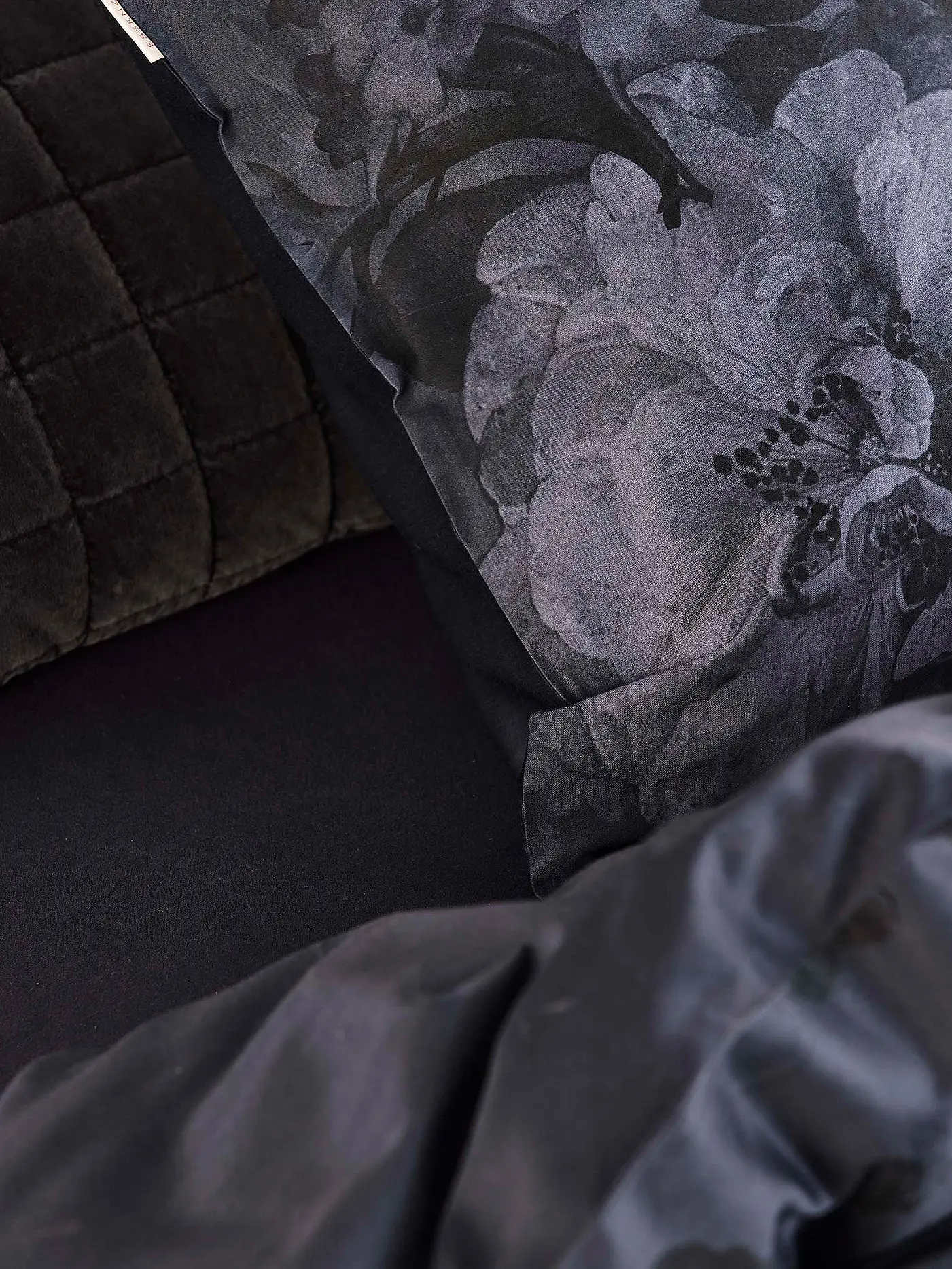 ESSENZA | Satin Bettwäsche 70x90cm/140x200cm FLOOR Nightblue | dunkelblau