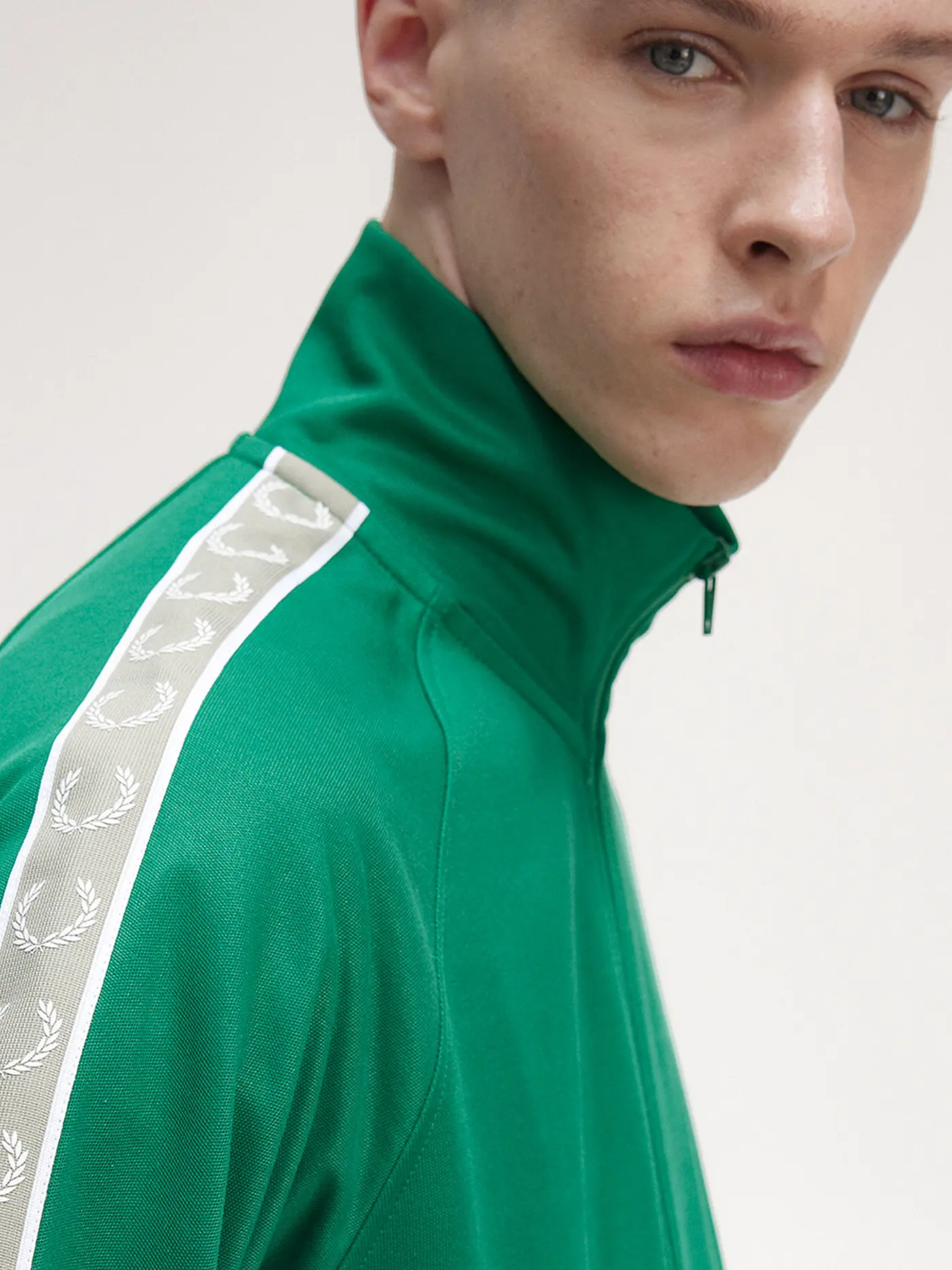 FRED PERRY | Sweatjacke  | grün