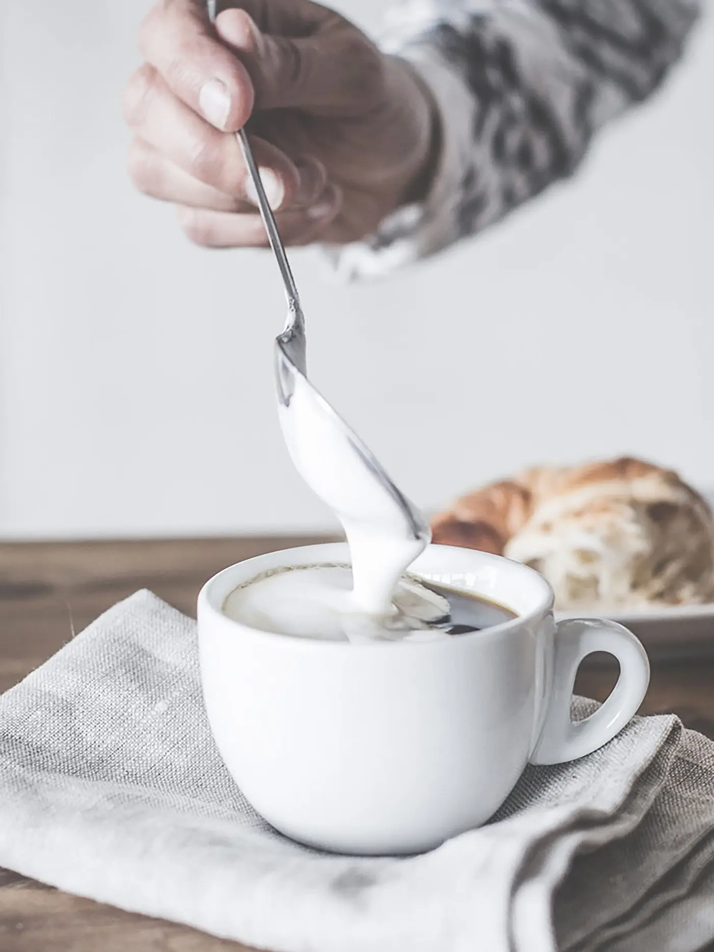 GASTROBACK | Milchschäumer Latte Magic Schwarz | schwarz
