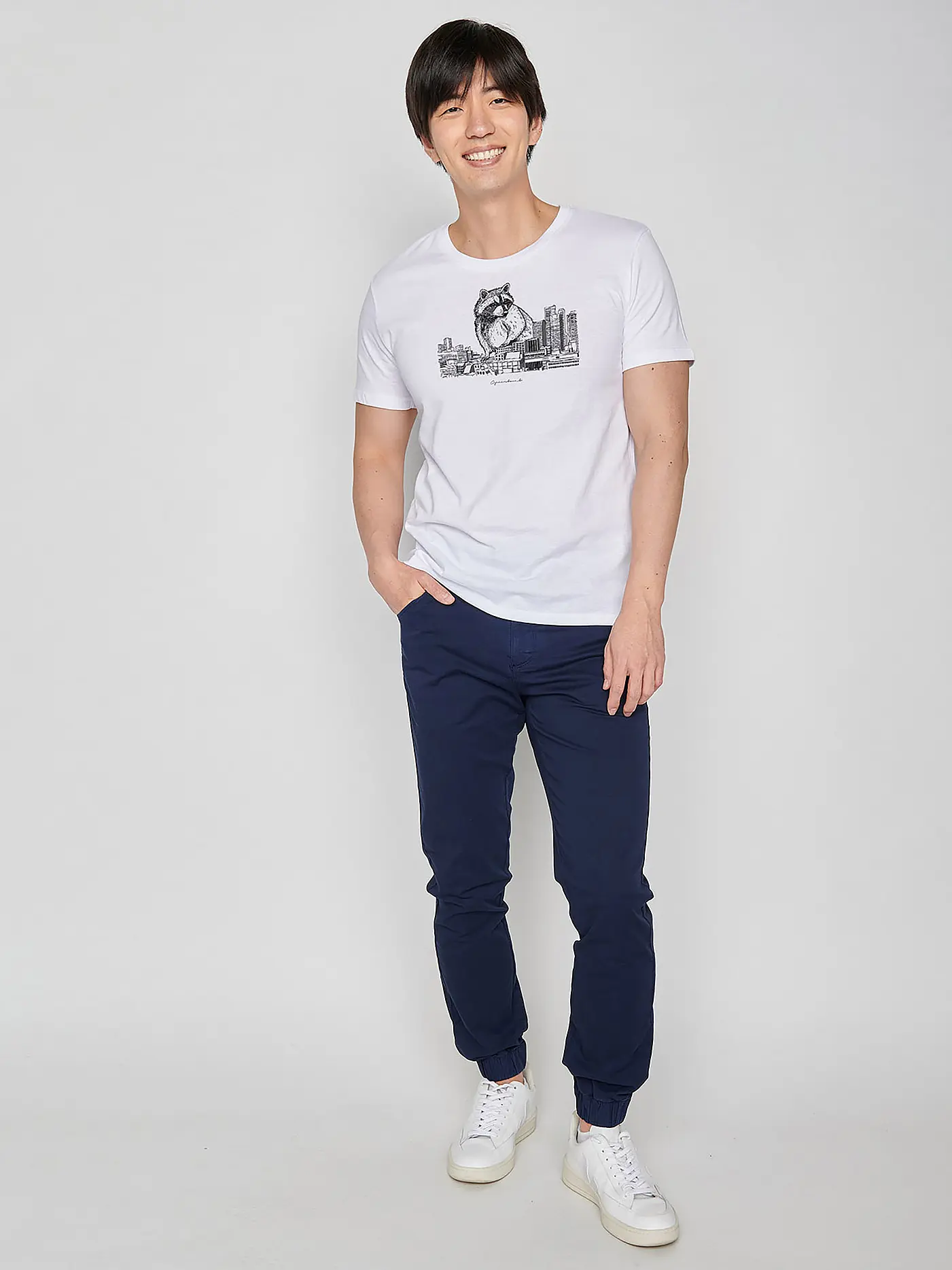 GREENBOMB | T-Shirt ANIMAL RACCOON CITY | weiss
