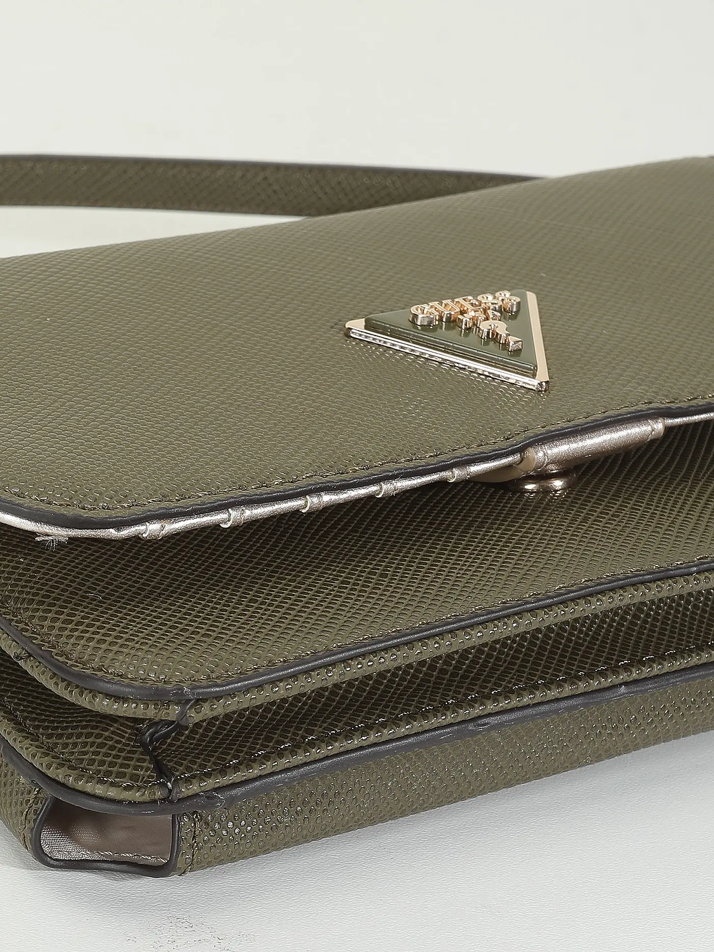 GUESS | Smartphonetasche LAUREL | olive