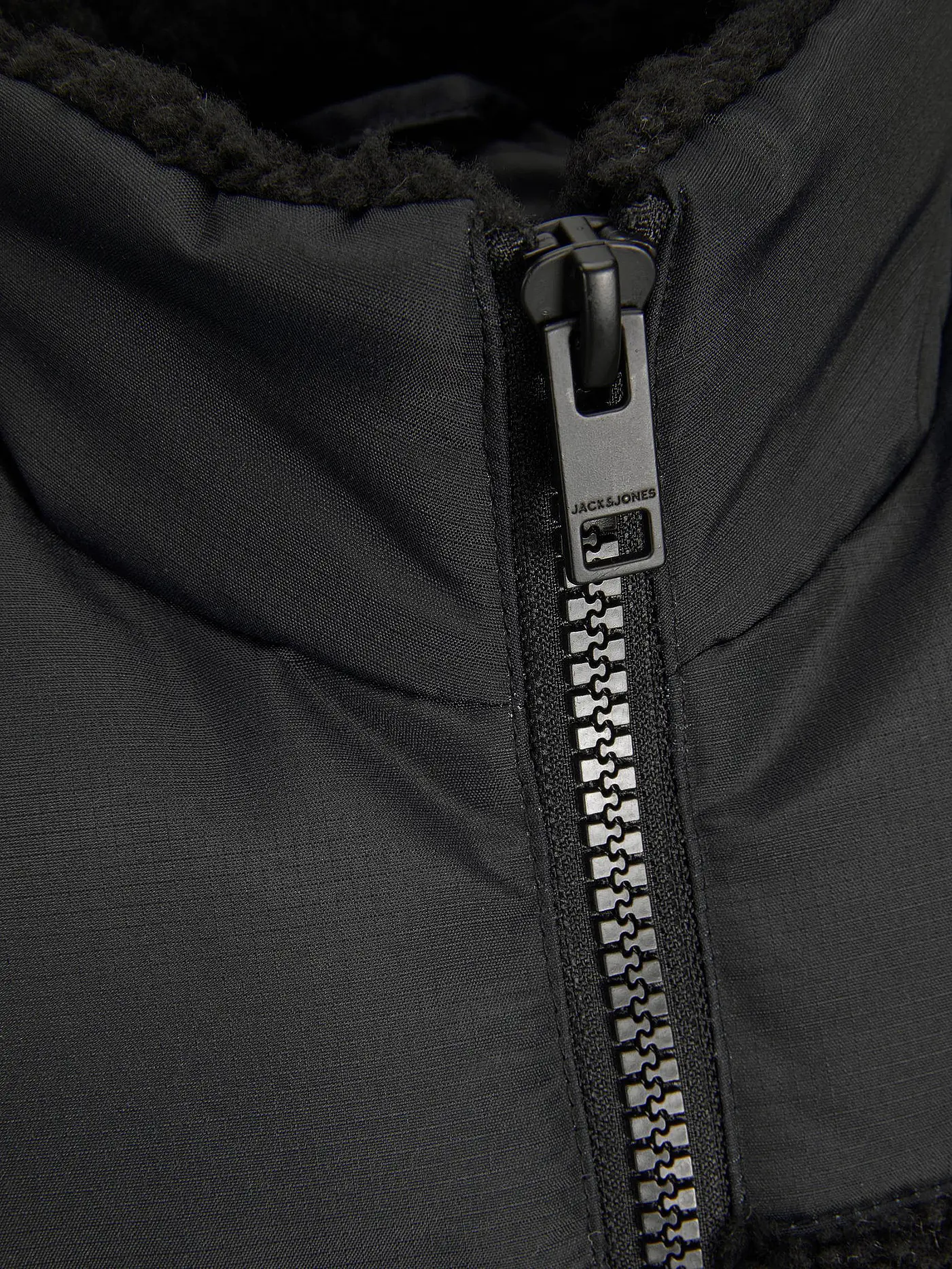 JACK & JONES | Steppgilet in Felloptik JORCHILI | schwarz