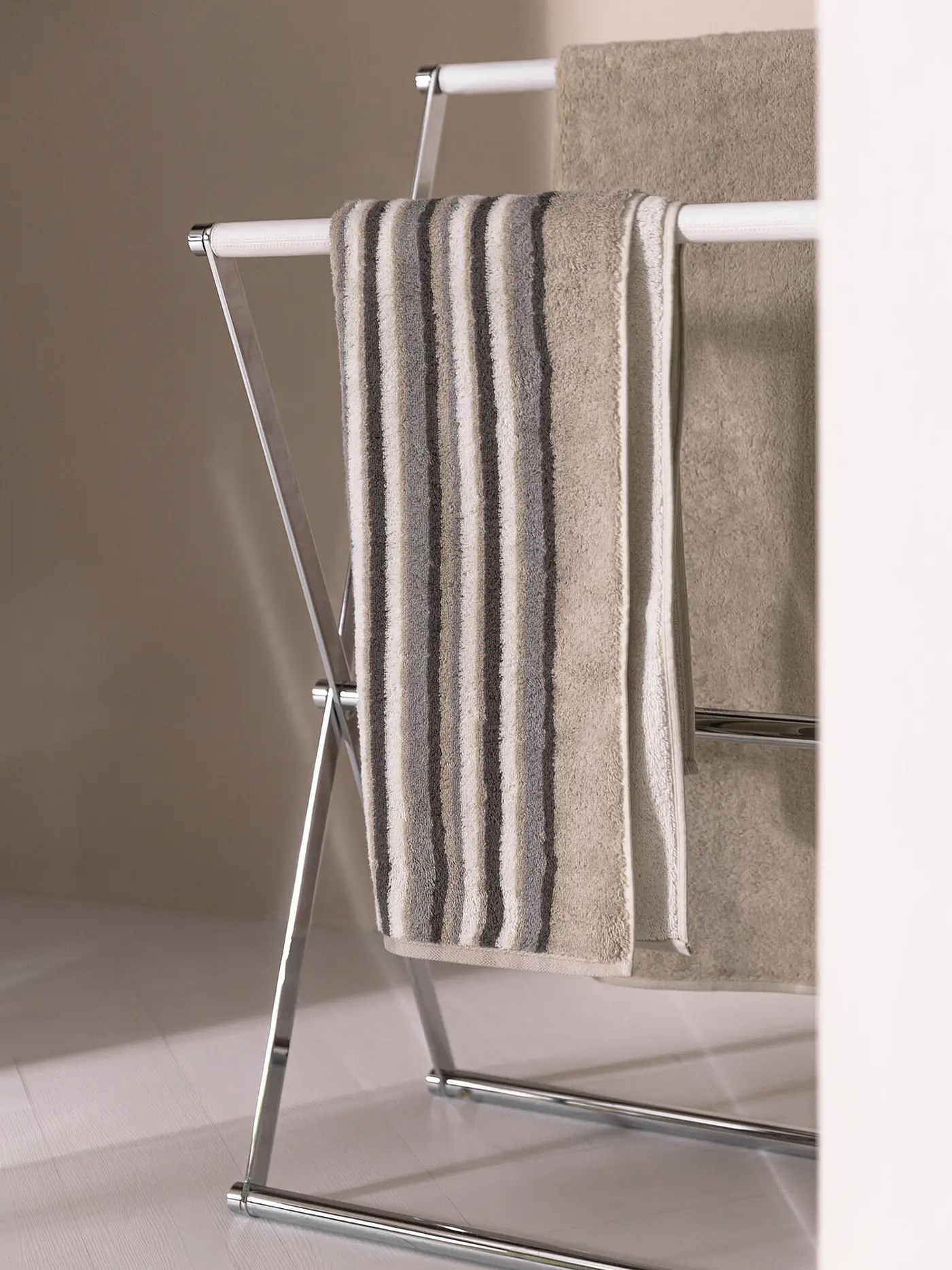 JOOP | Duschtuch 80x150cm MOVE STRIPES Sand | beige