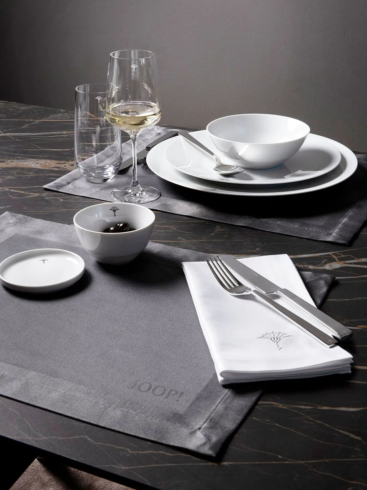 JOOP | Tischläufer Signature 50x160cm Platin | grau