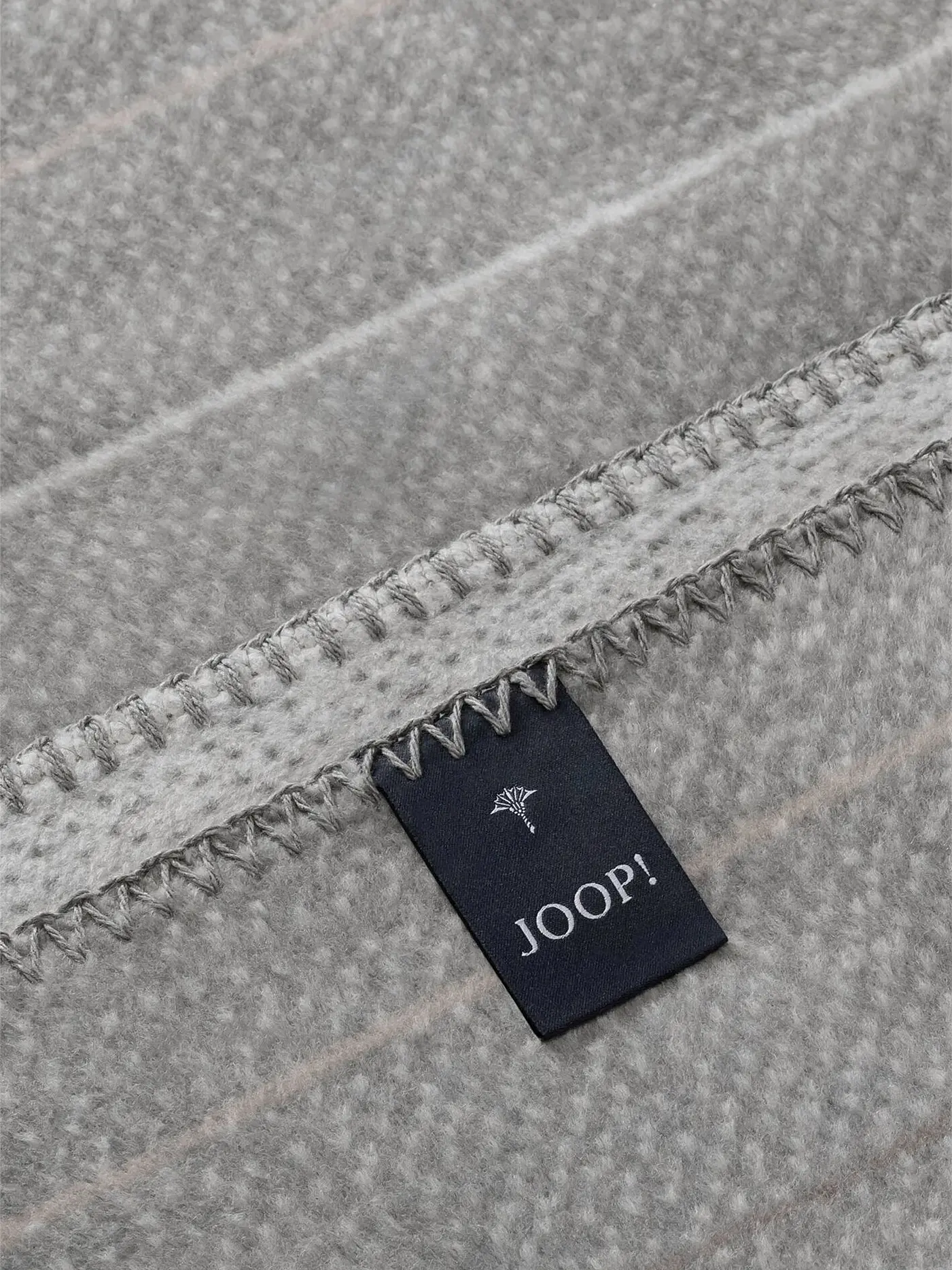 JOOP | Wohndecke 150x200cm MOVE Stein | hellgrau