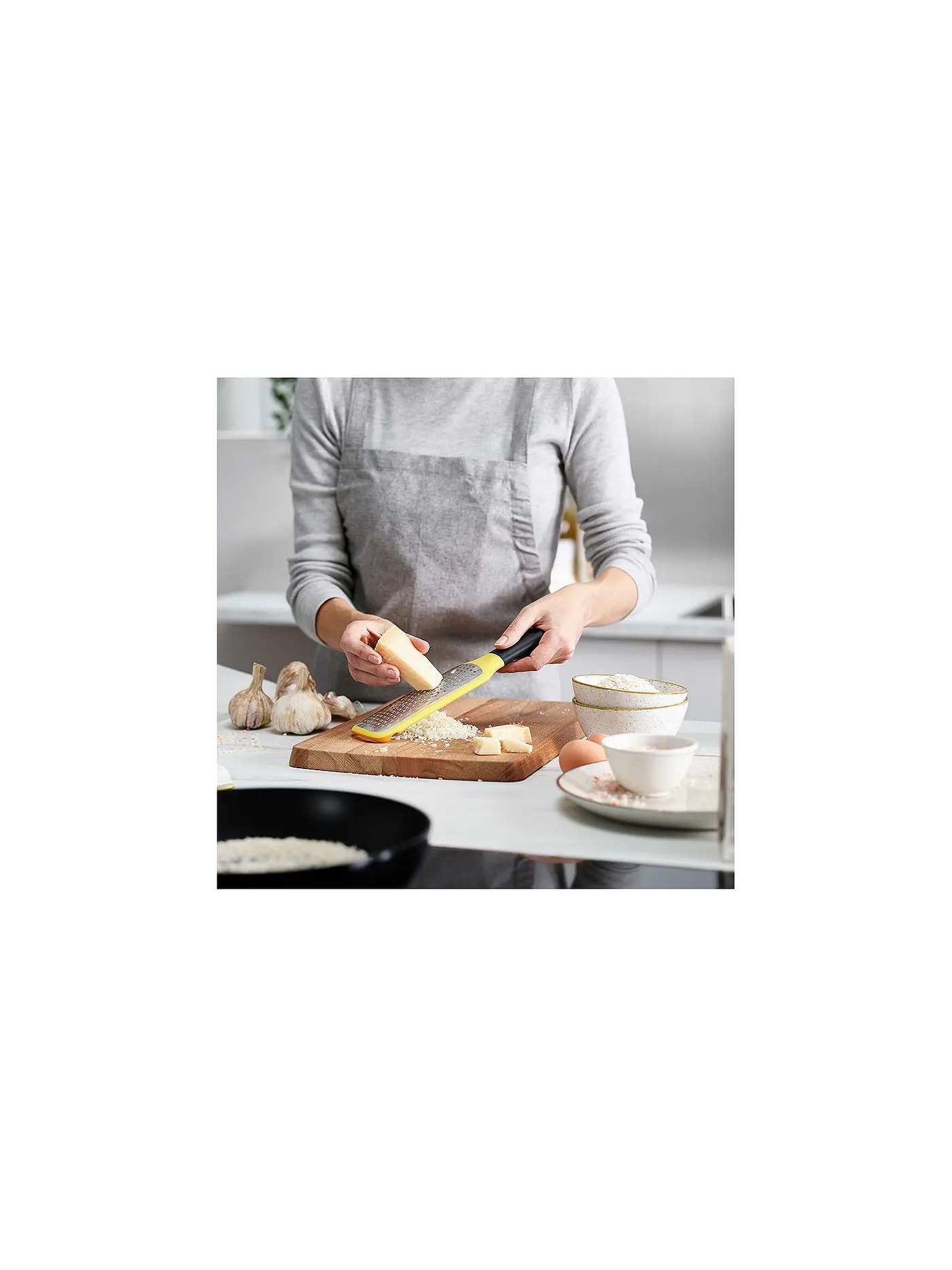JOSEPH JOSEPH | GripGrater™ Coarse Paddle Grater Grob | gelb