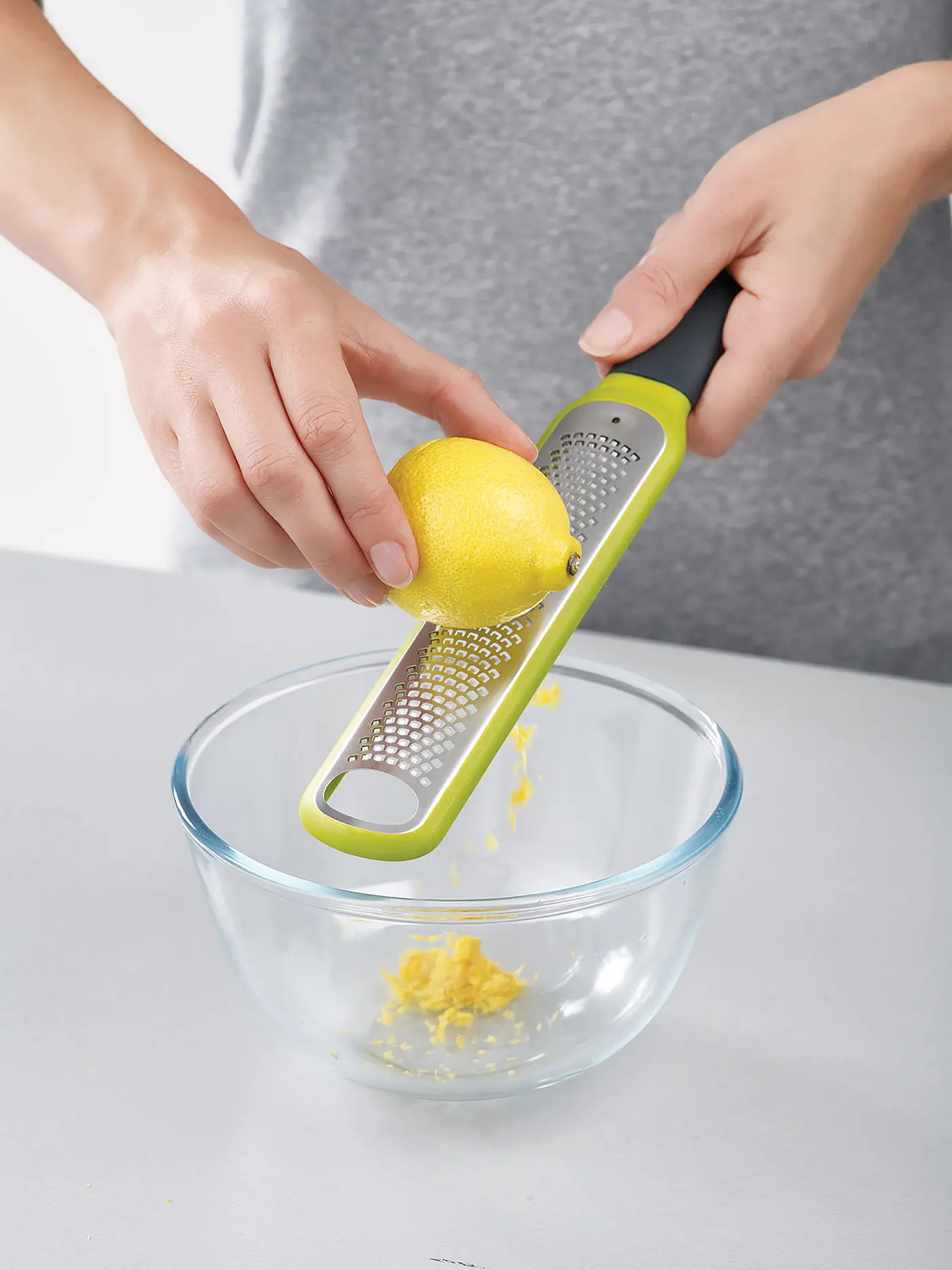 JOSEPH JOSEPH | Minireibe mit integriertem Klingenwischer Handi-Zest™  28cm | grün