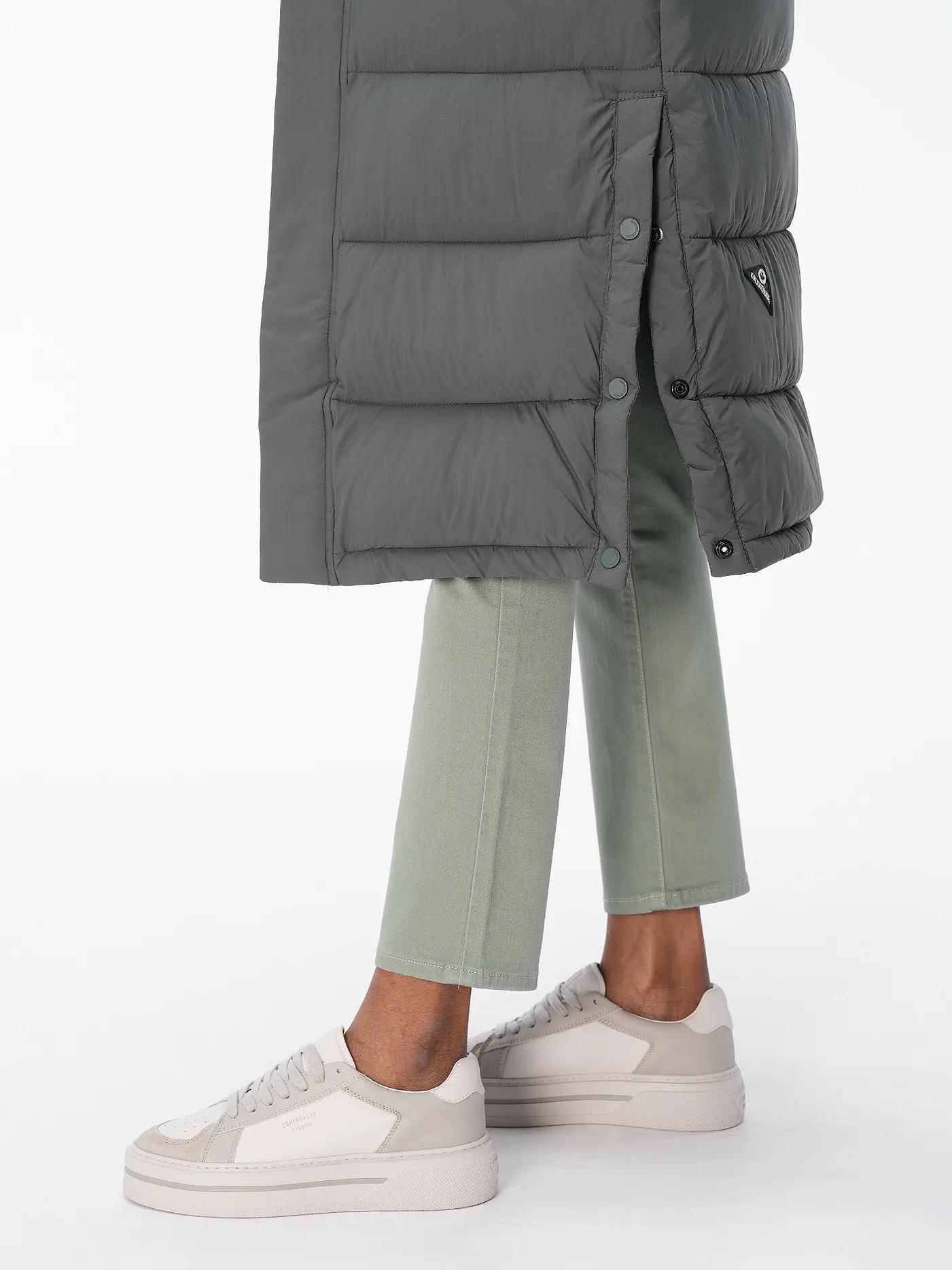 KHUJO | Steppgilet THE MAGNETA MATT | grau