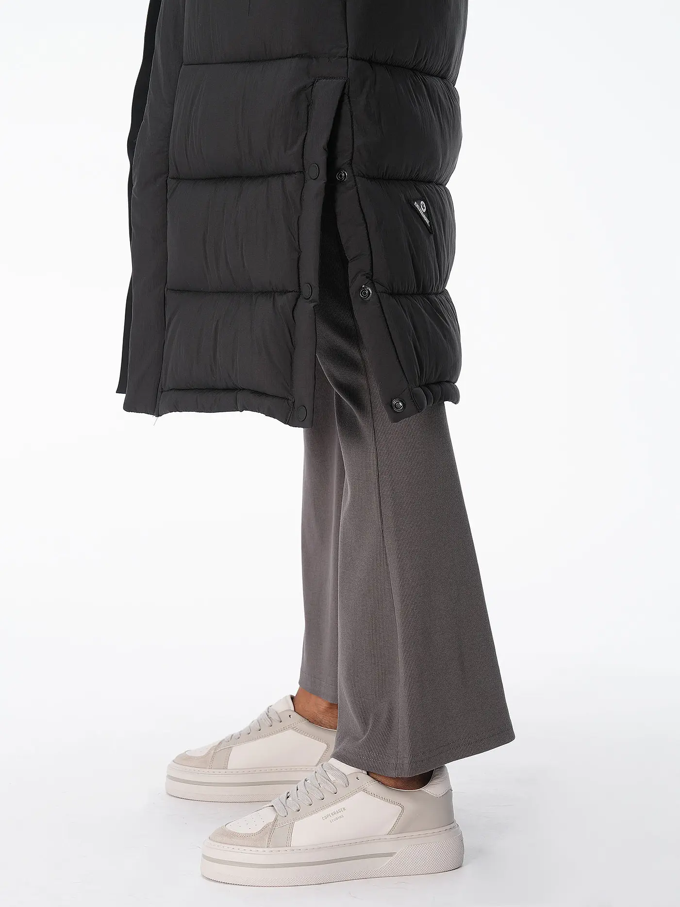 KHUJO | Steppgilet THE MAGNETA MATT | schwarz