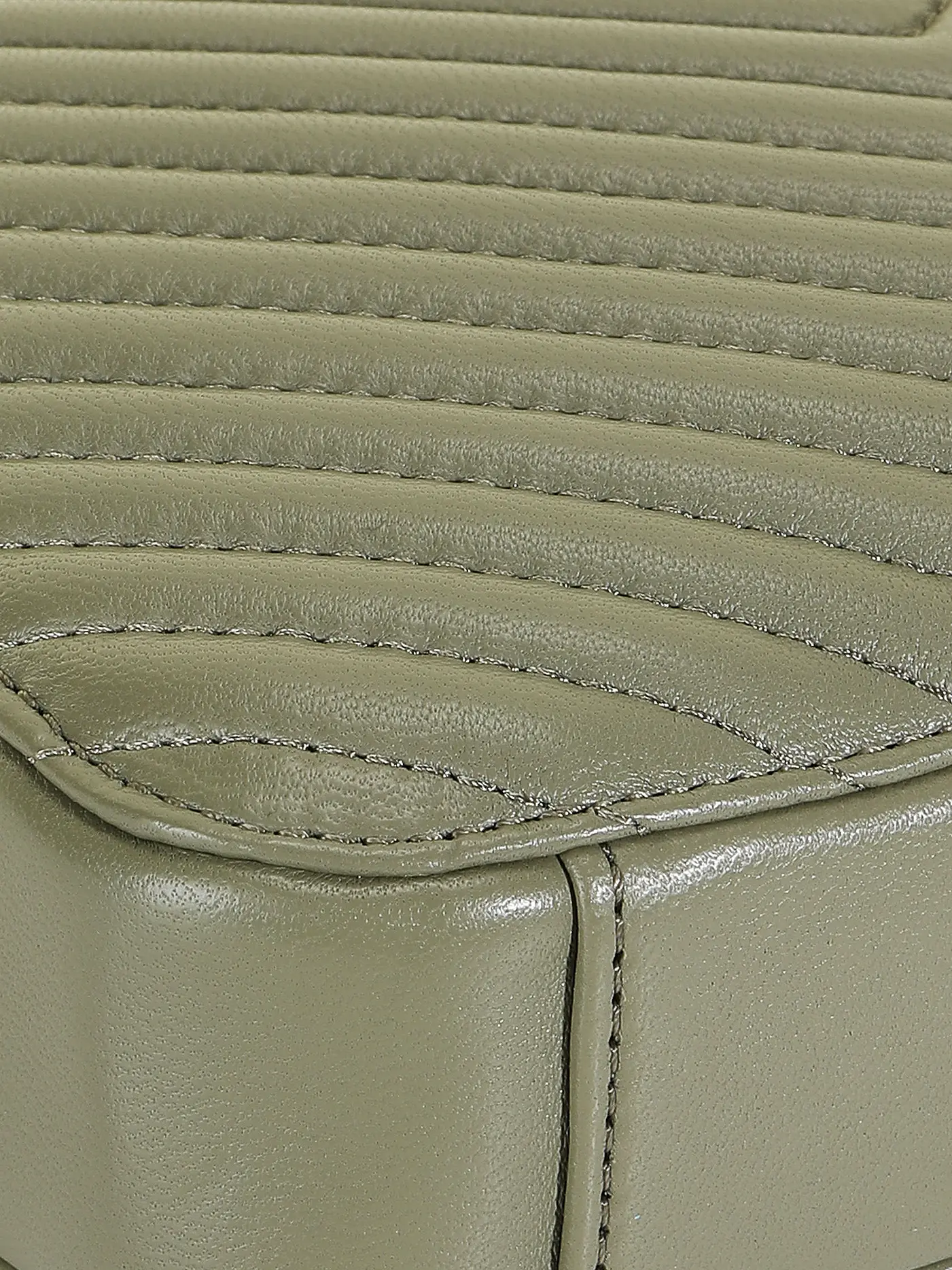 LES VISIONNAIRES | Ledertasche - Mini Bag LOLA QUILTING | hellgrün