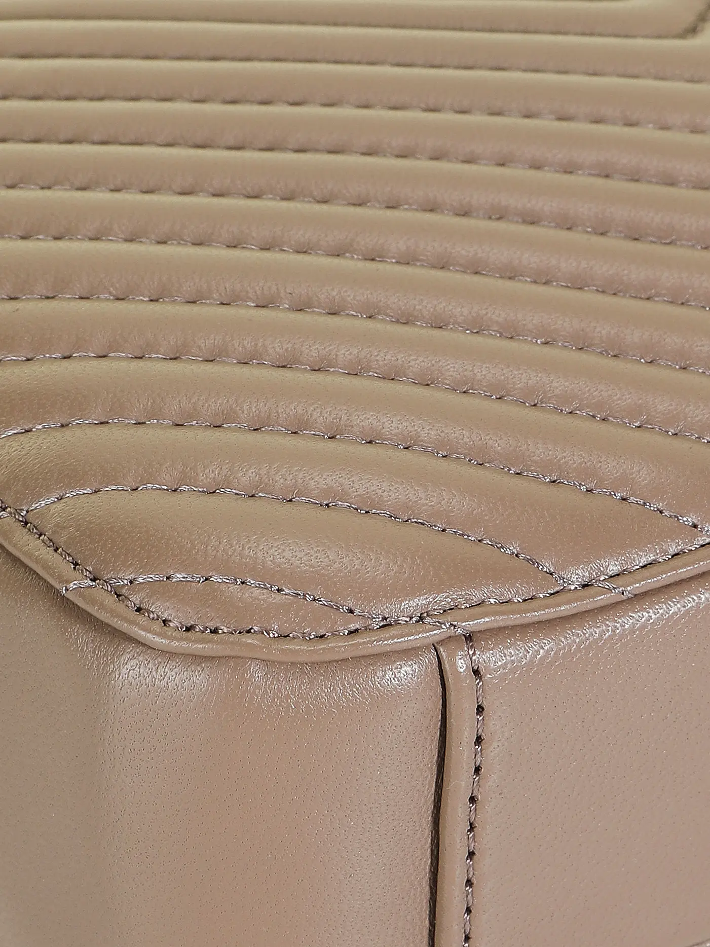 LES VISIONNAIRES | Ledertasche - Mini Bag LOLA QUILTING | camel