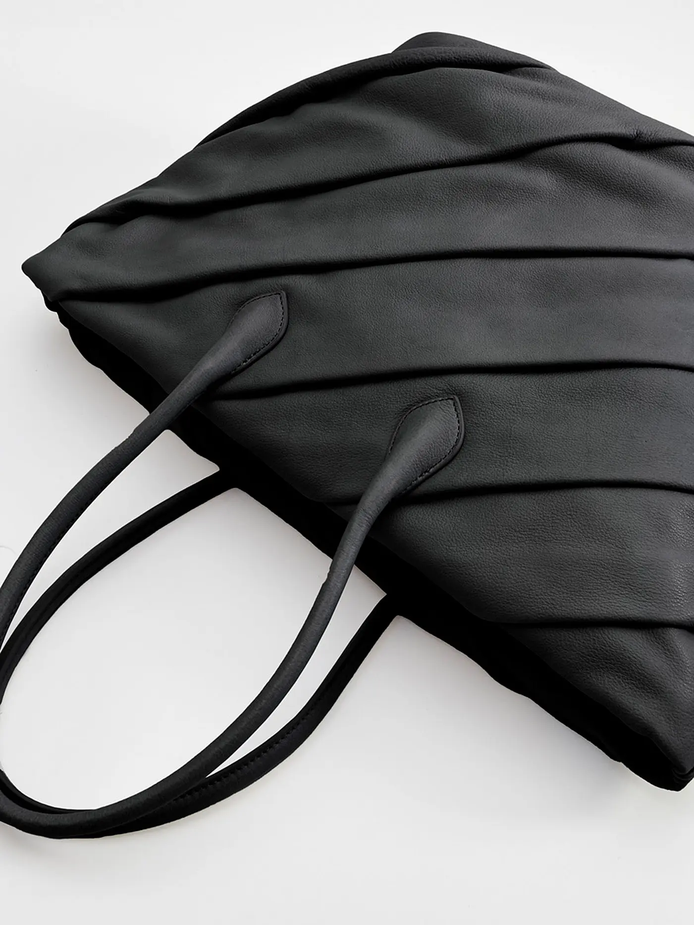 LES VISIONNAIRES | Ledertasche - Shopper Noa | schwarz