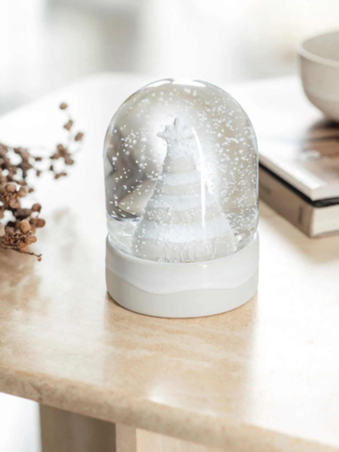 LIKE BY VILLEROY & BOCH | Schneekugel WINTER GLOW 11x11x13cm  | weiss
