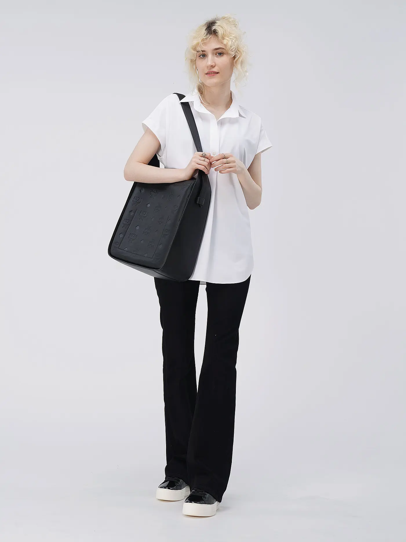 MCM | Ledertasche - Hobo AREN Large  | schwarz