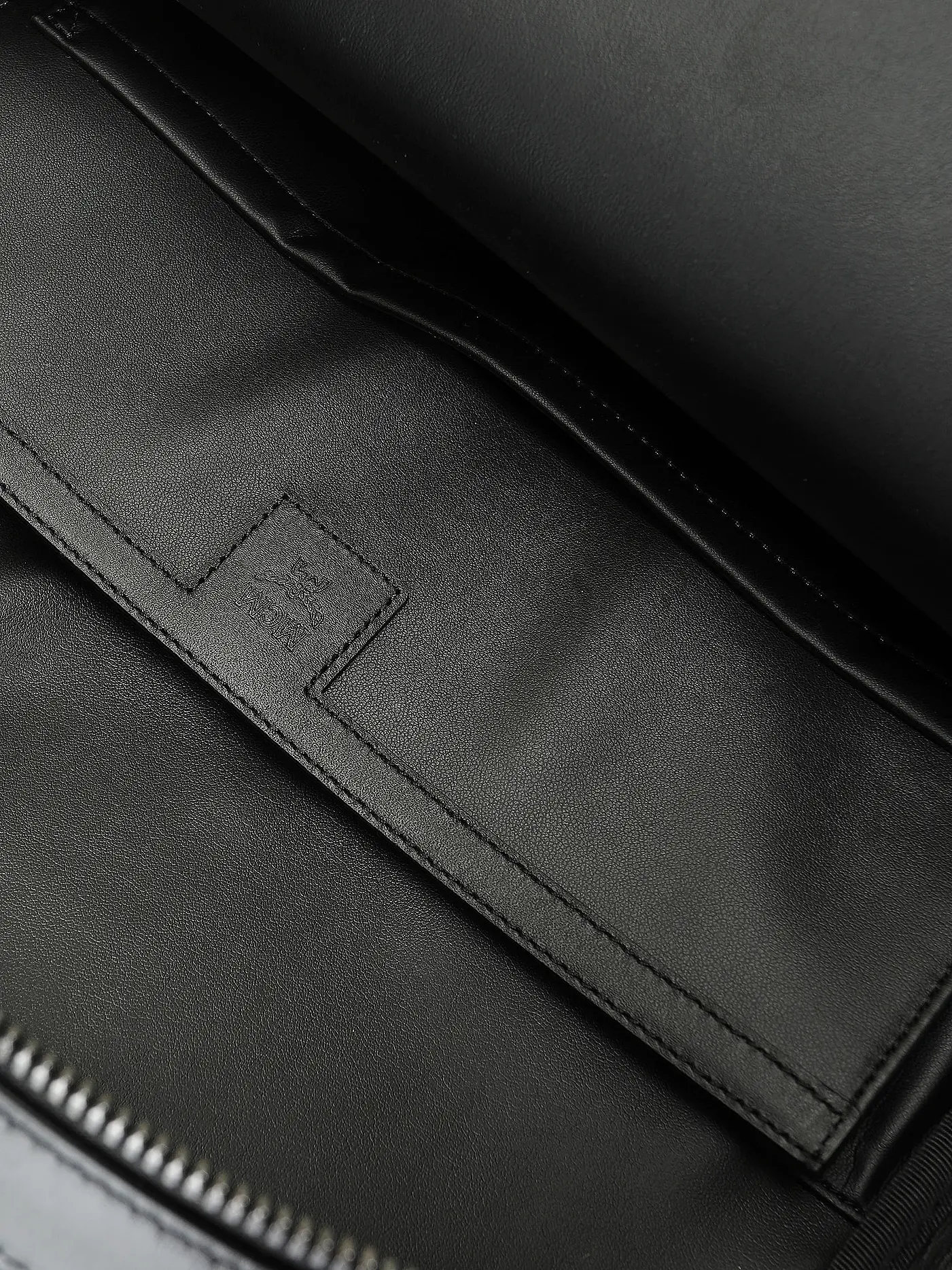 MCM | Rucksack STARK Medium | schwarz