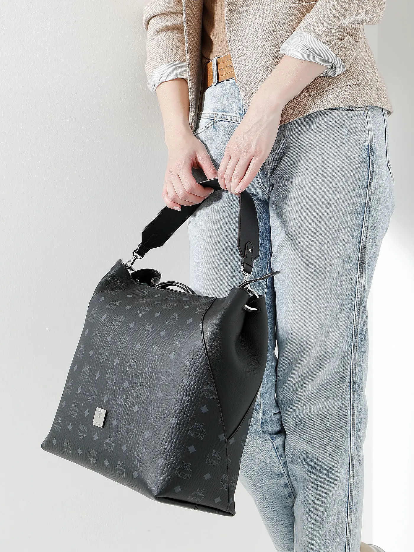 MCM | Tasche - Hobo Bag KLARA L | schwarz