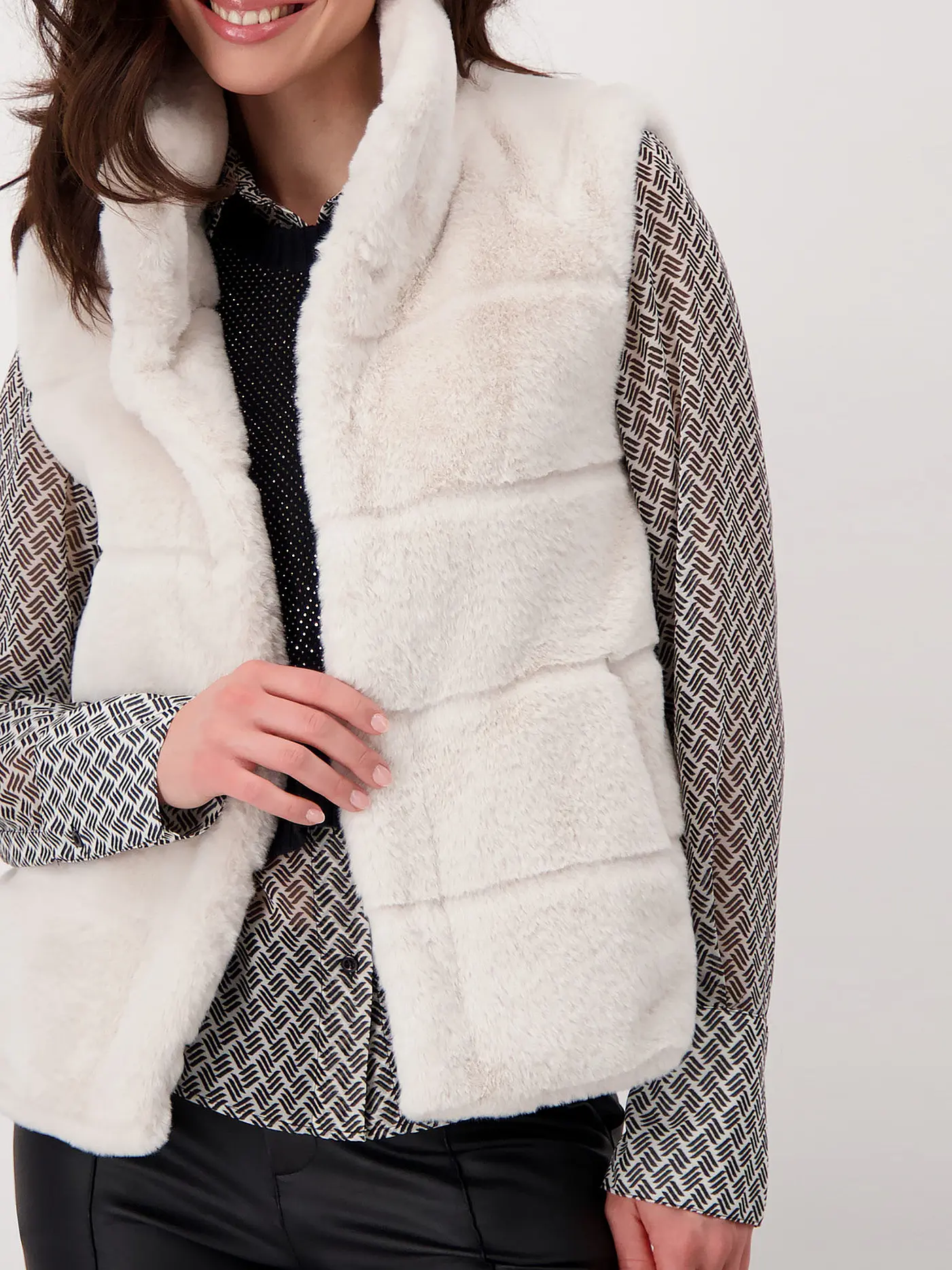 MONARI | Gilet in Felloptik | creme