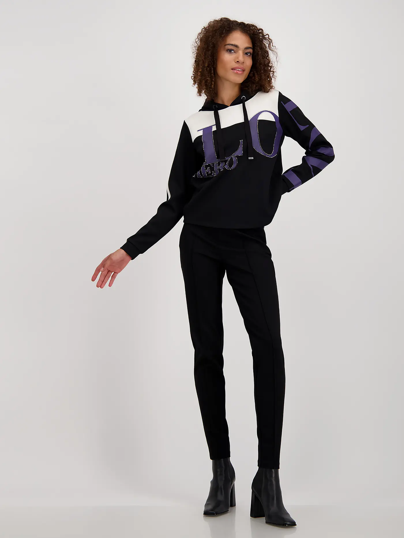 MONARI | Kapuzenpullover - Hoodie | schwarz