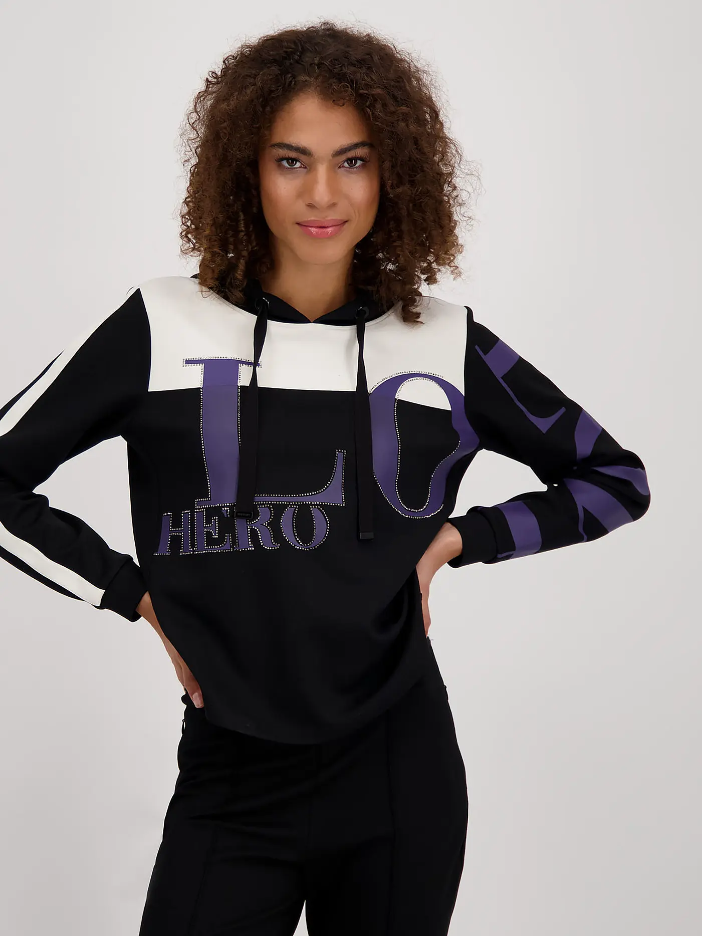 MONARI | Kapuzenpullover - Hoodie | schwarz