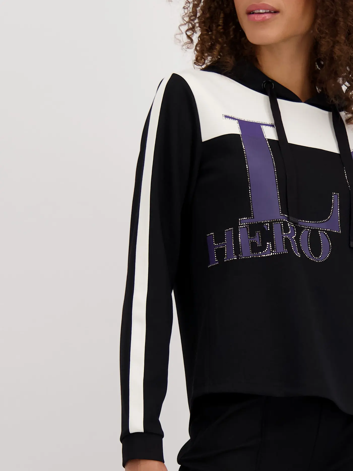 MONARI | Kapuzenpullover - Hoodie | schwarz