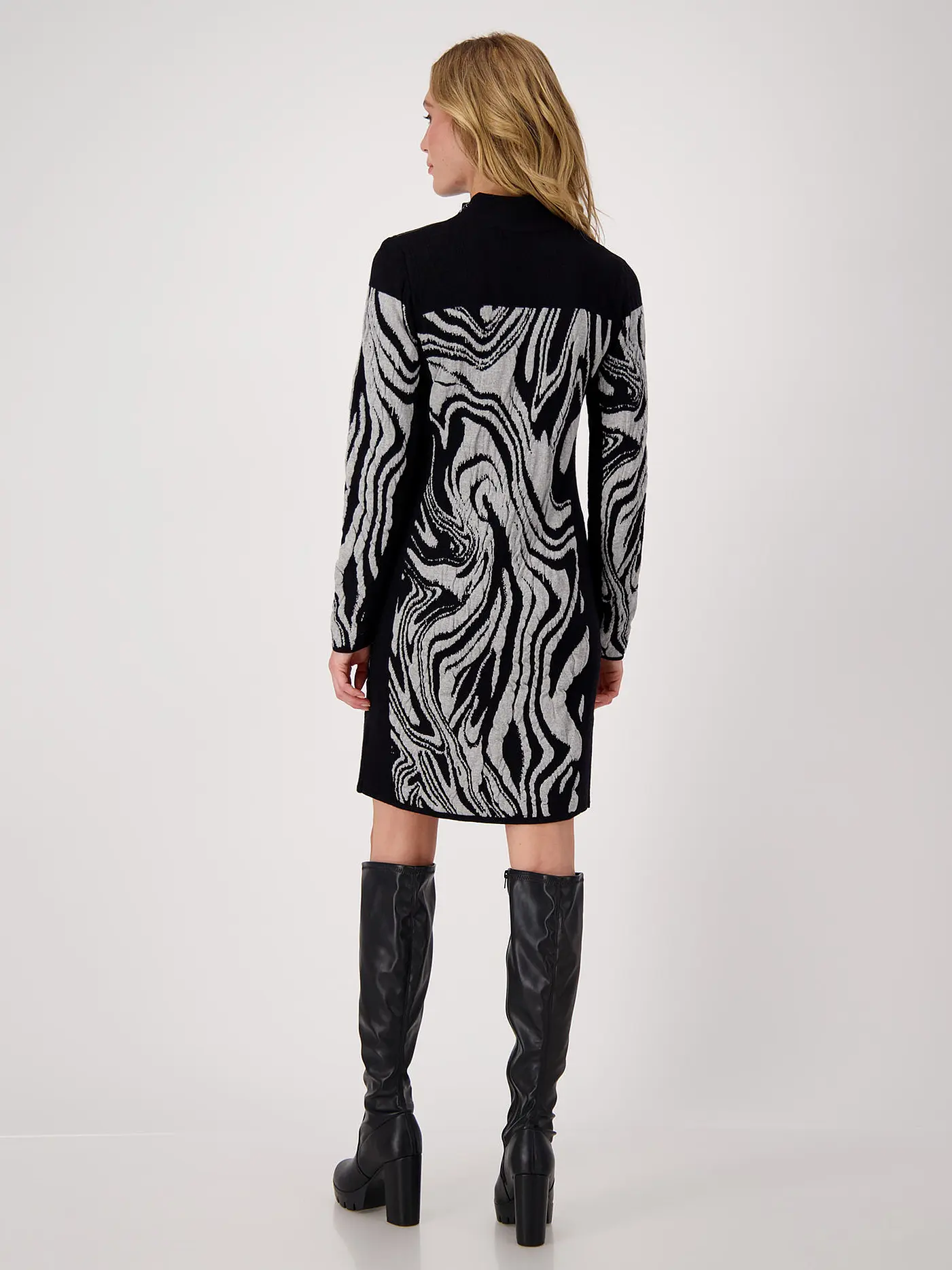 MONARI | Midikleid | schwarz