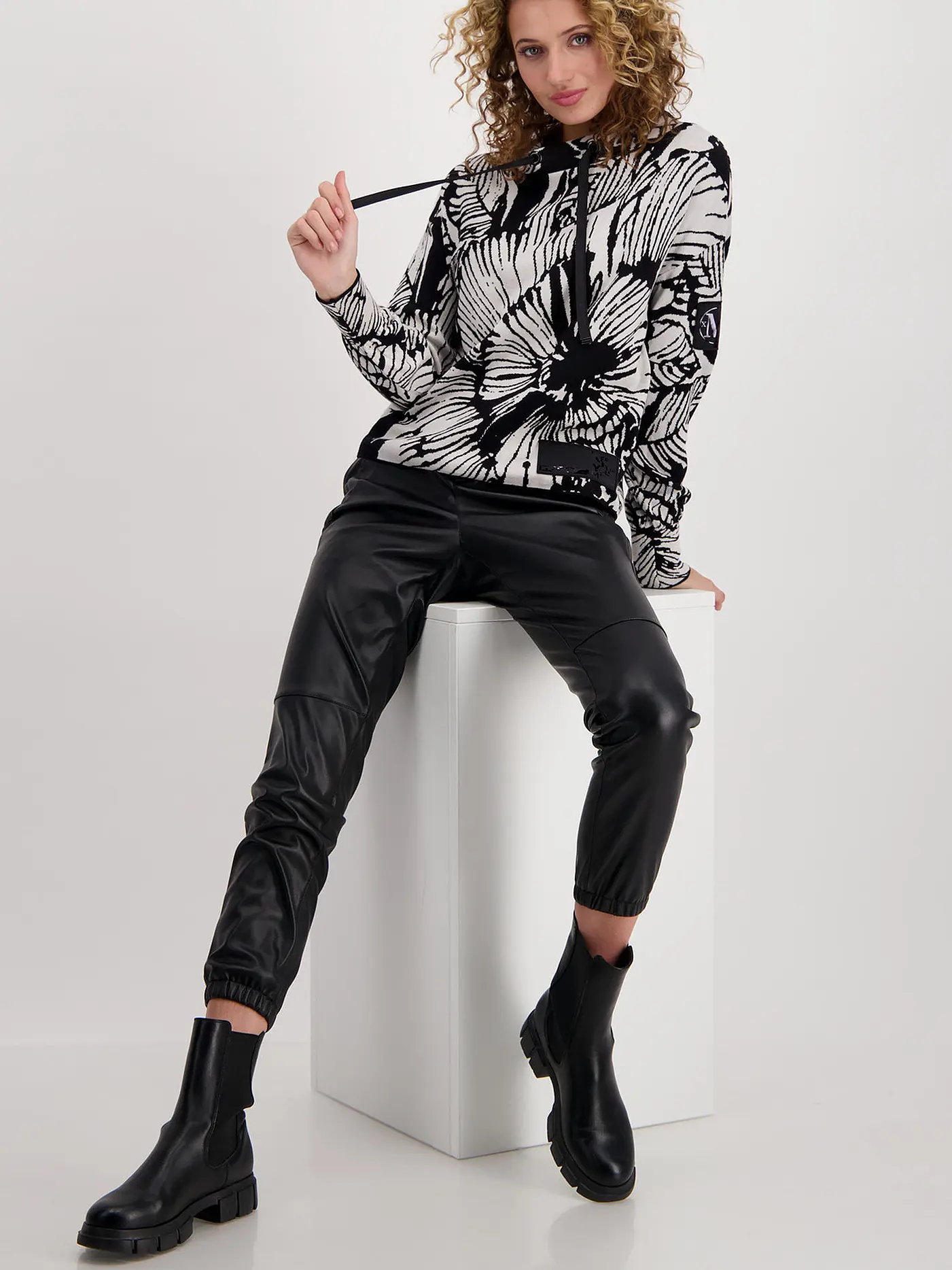 MONARI | Pullover  | schwarz
