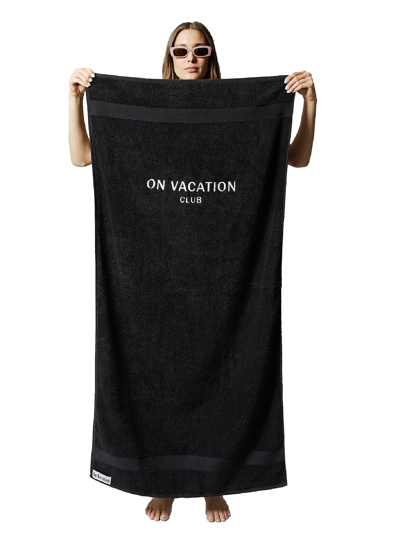 ON VACATION | Badetuch Beach Towel | schwarz