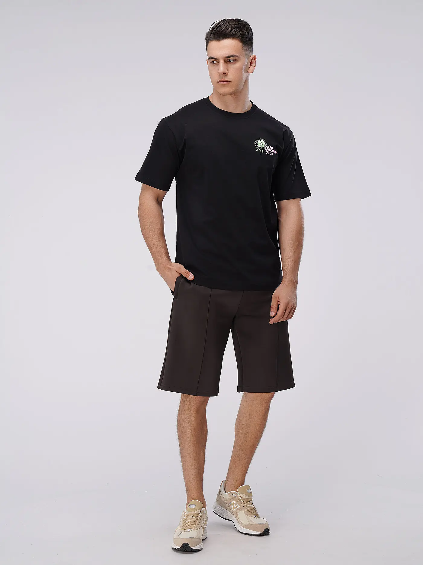 ON VACATION | T-Shirt | schwarz