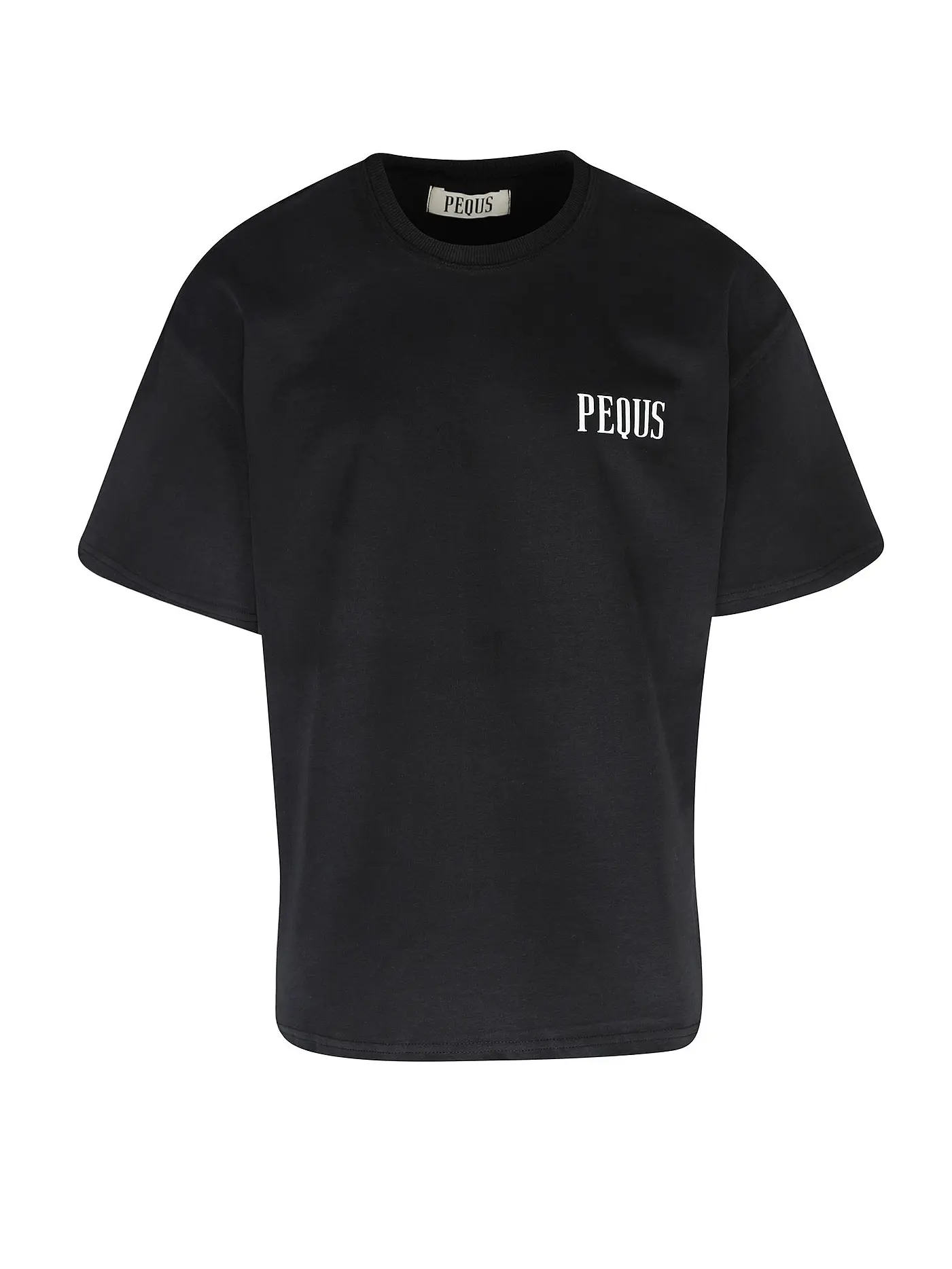 PEQUS | T-Shirt CHEST LOGO | schwarz
