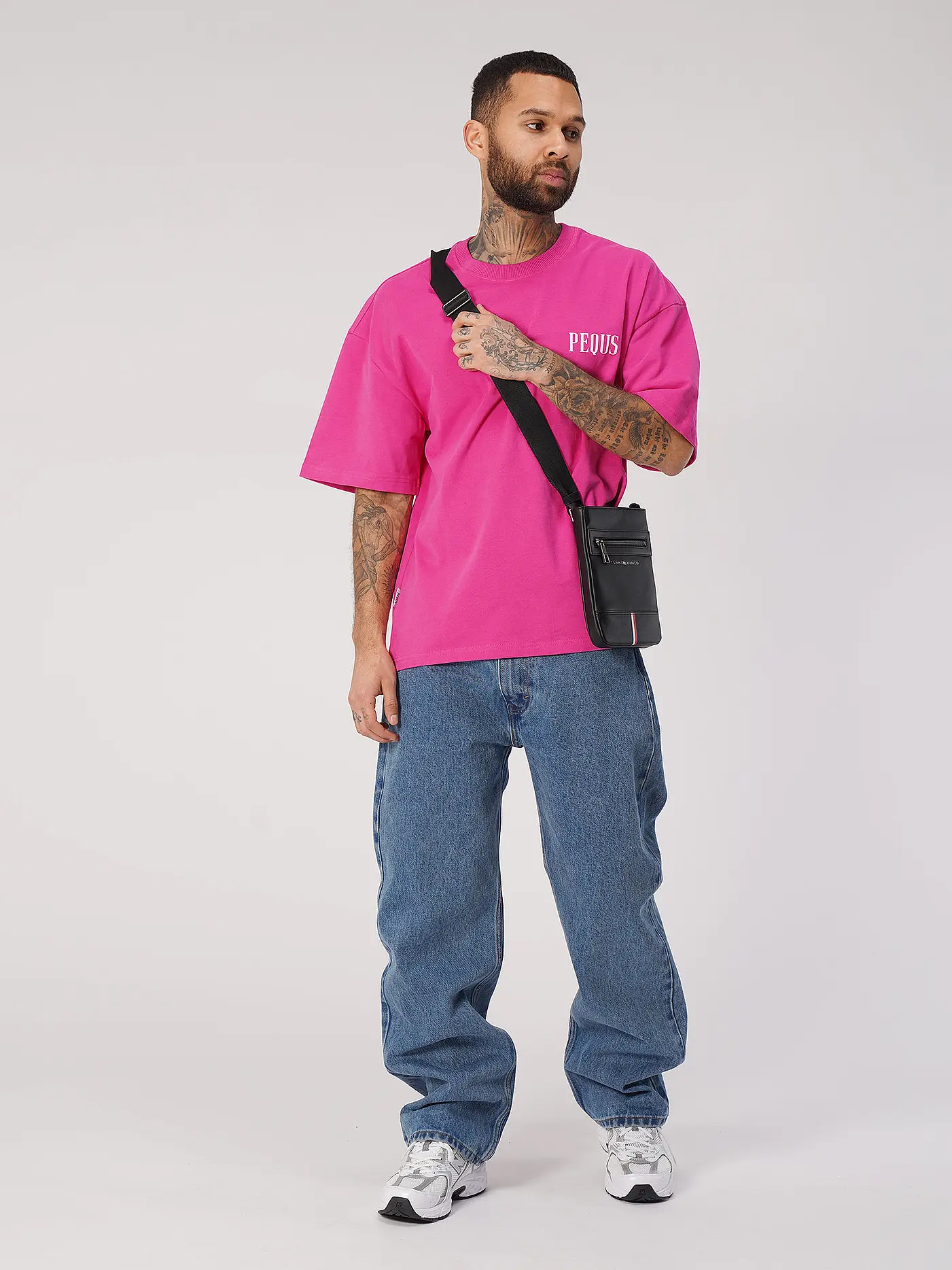 PEQUS | T-Shirt CHEST LOGO | pink