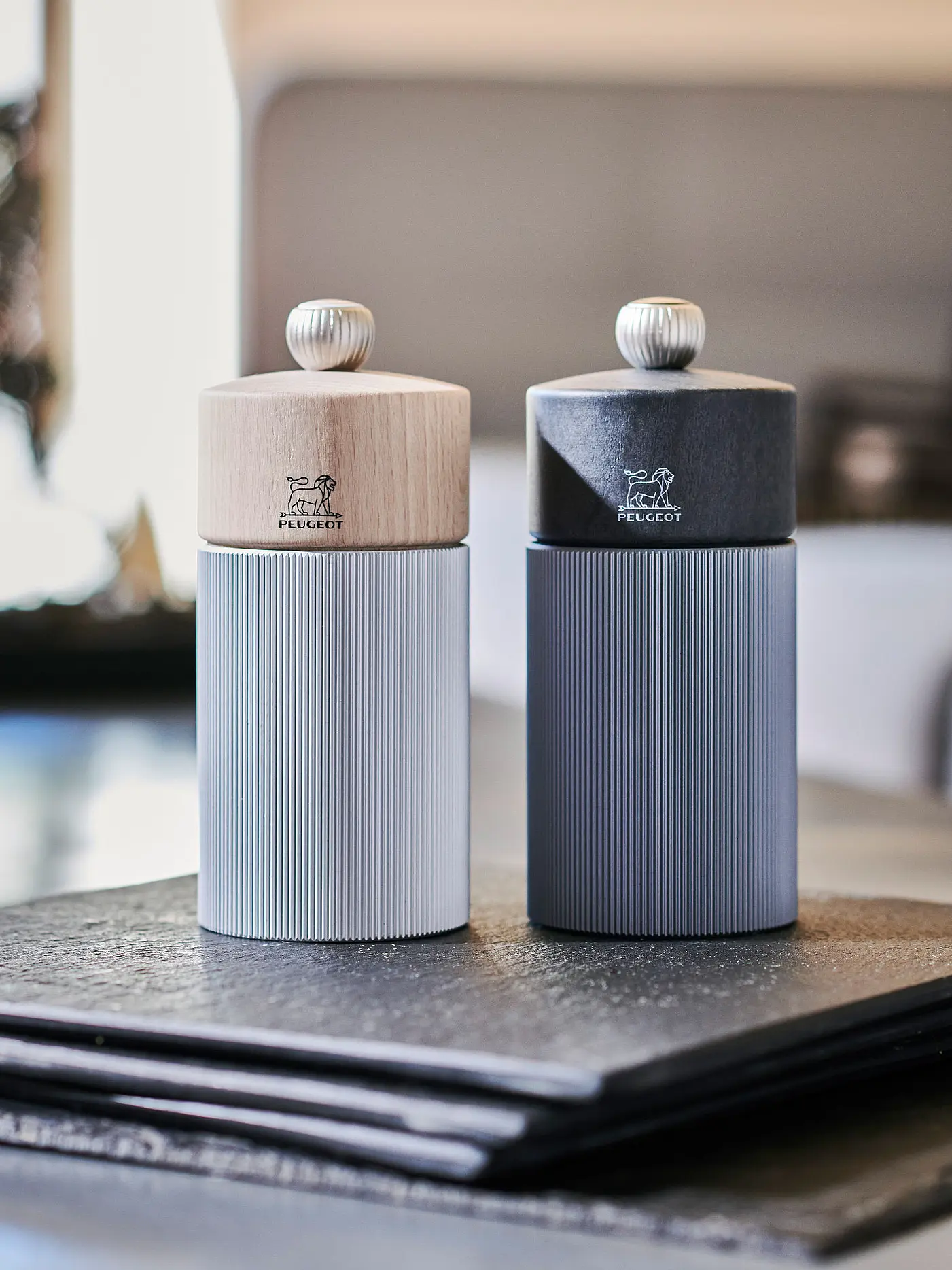 PEUGEOT | Manuelle Pfeffermühle Line 12cm Alu/Buche | braun
