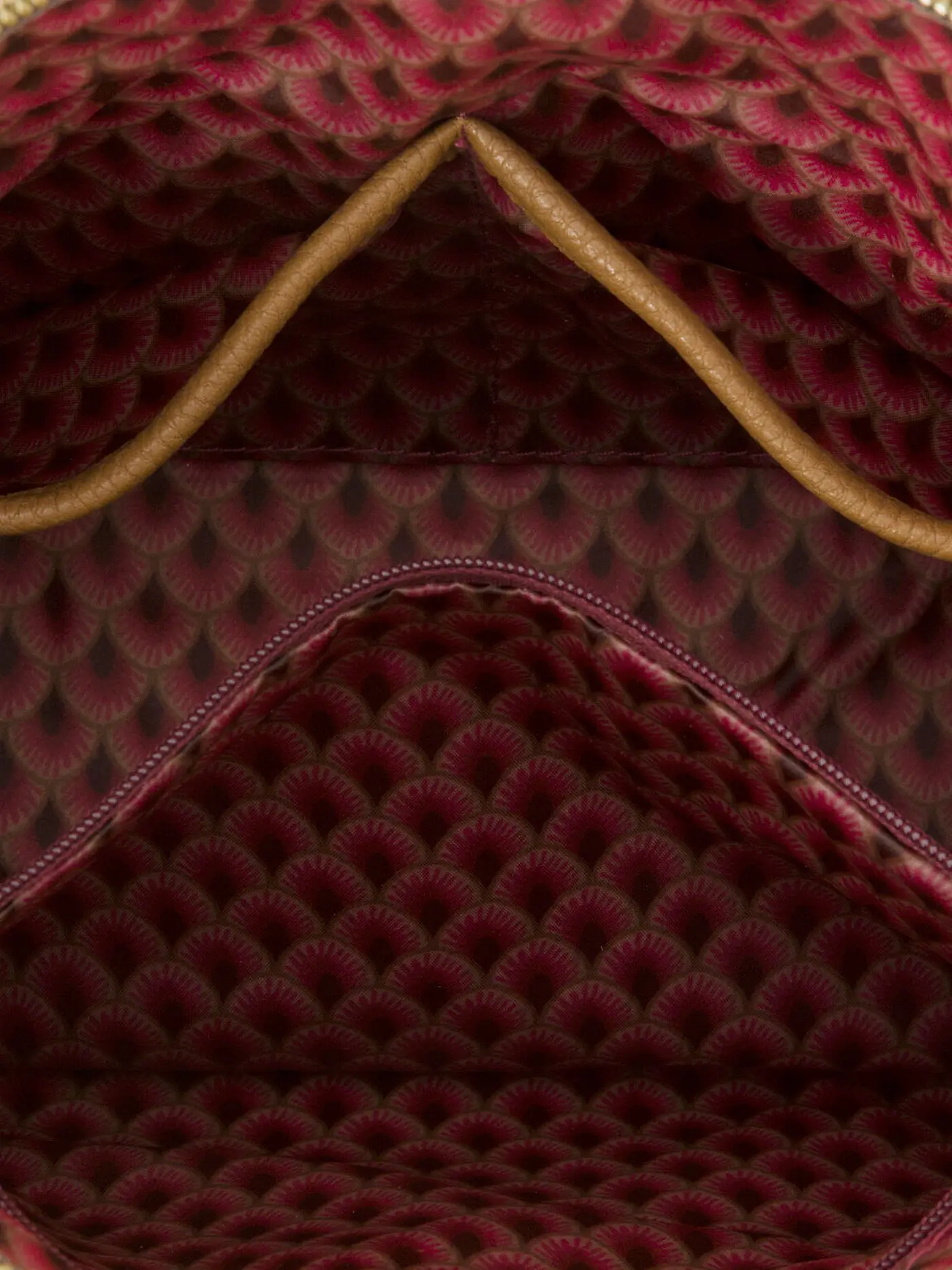 PIP STUDIO | Kosmetiktasche Triangle KYOTO FESTIVAL 17x16,5x8cm  dark pink | beere