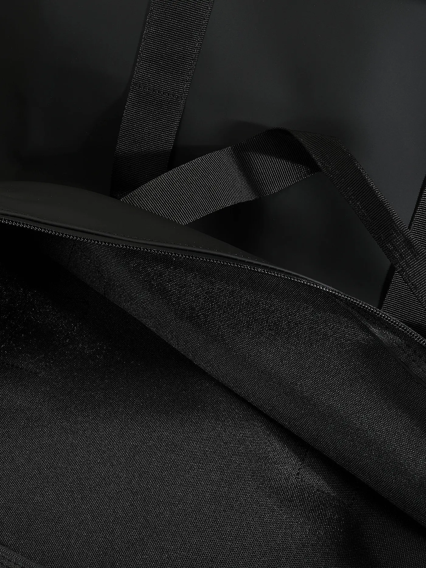 RAINS | Tasche - Weekender  | schwarz