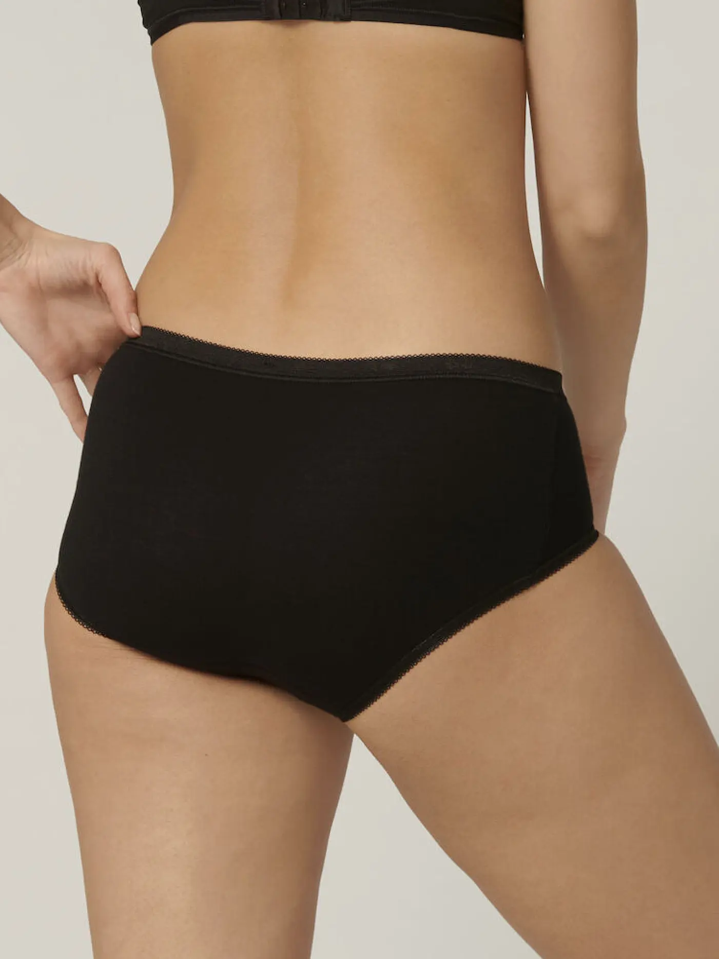 SLOGGI | Midi-Slip "Basic" 4-er (Schwarz) | schwarz