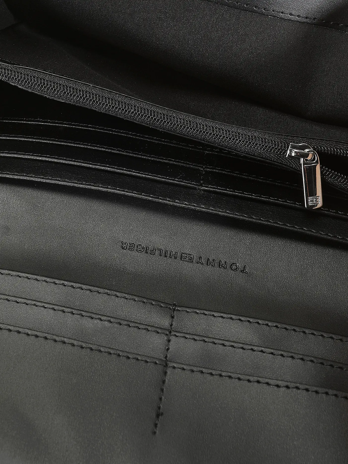 TOMMY HILFIGER | Geldbörse TH EMBLEM  | schwarz